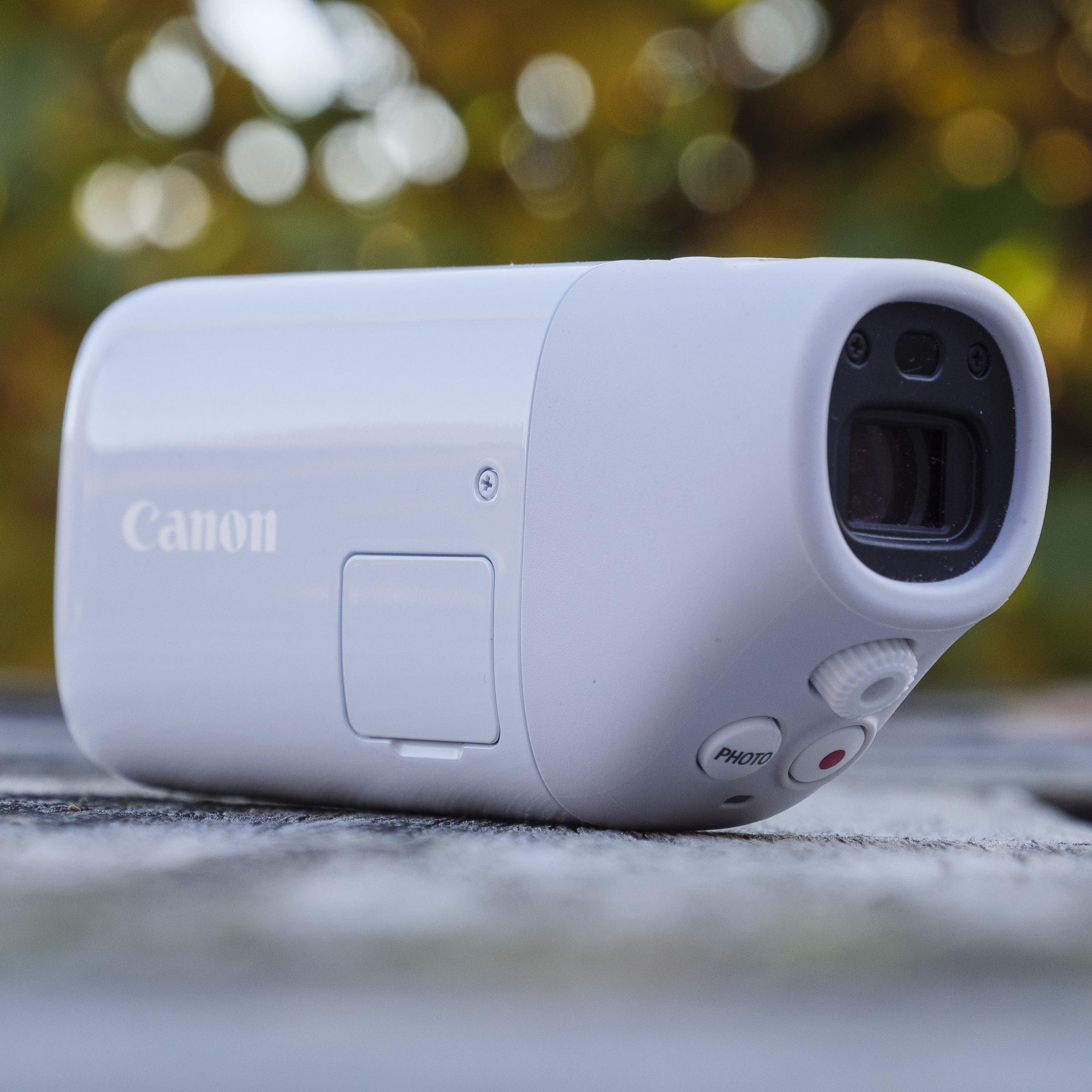 The Canon PowerShot Zoom falls short of its pocket telephoto