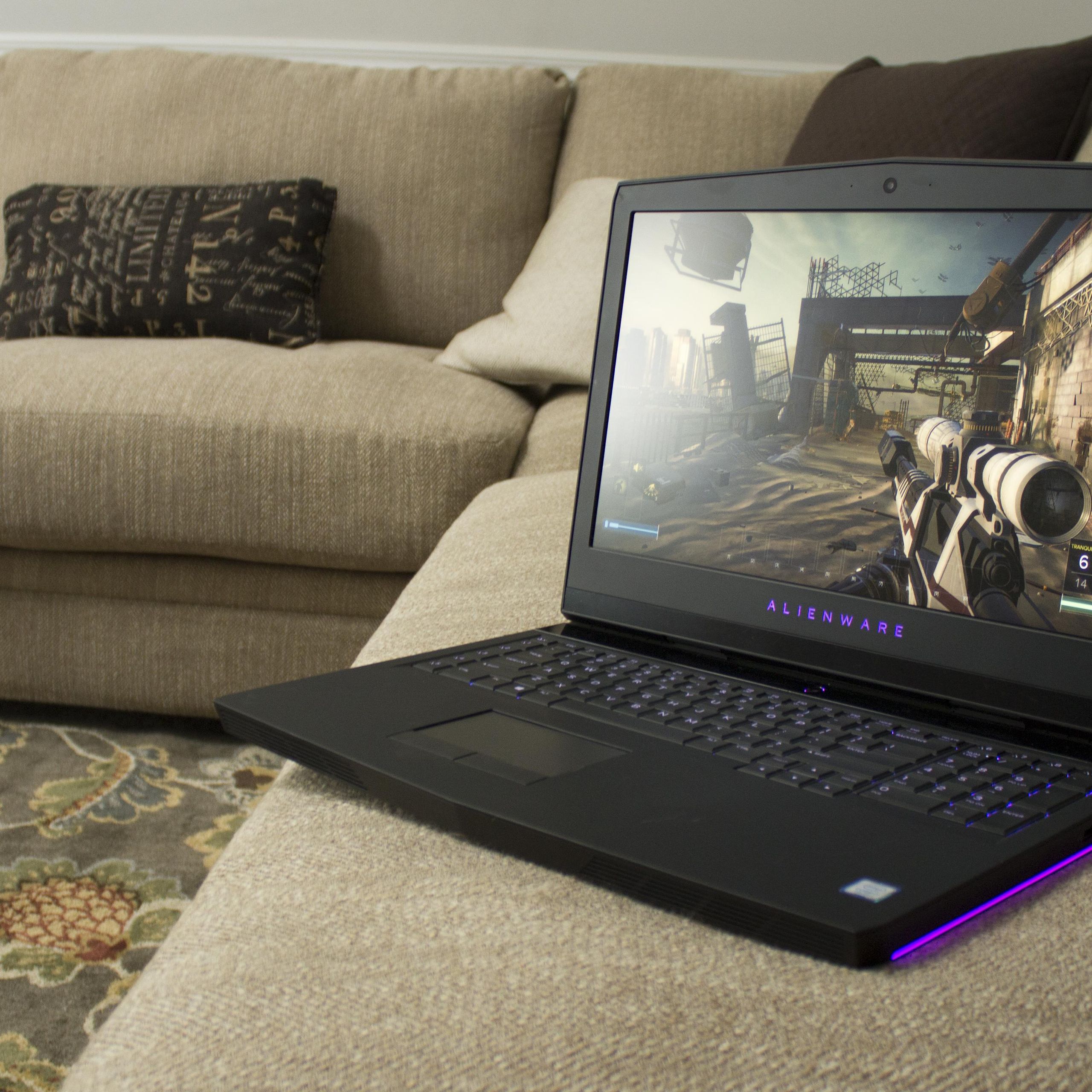 コンピュータ・IT AlienWare 17r4 Amazon.com: Alienware AW17R4-7006SLV-PUS 17