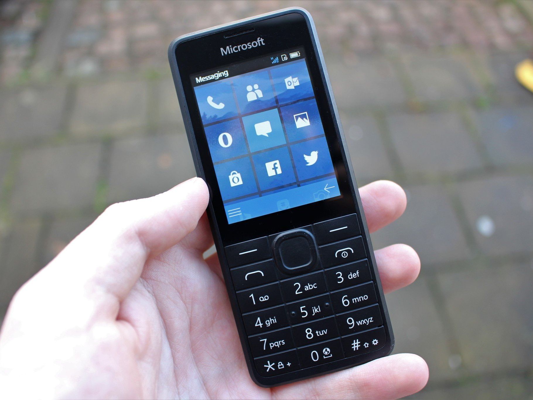 Microsoft - Windows Phone 「Madosma Q601」 Amazon | mouse SimフリーWindowsPhone (Simフリー/Windows10