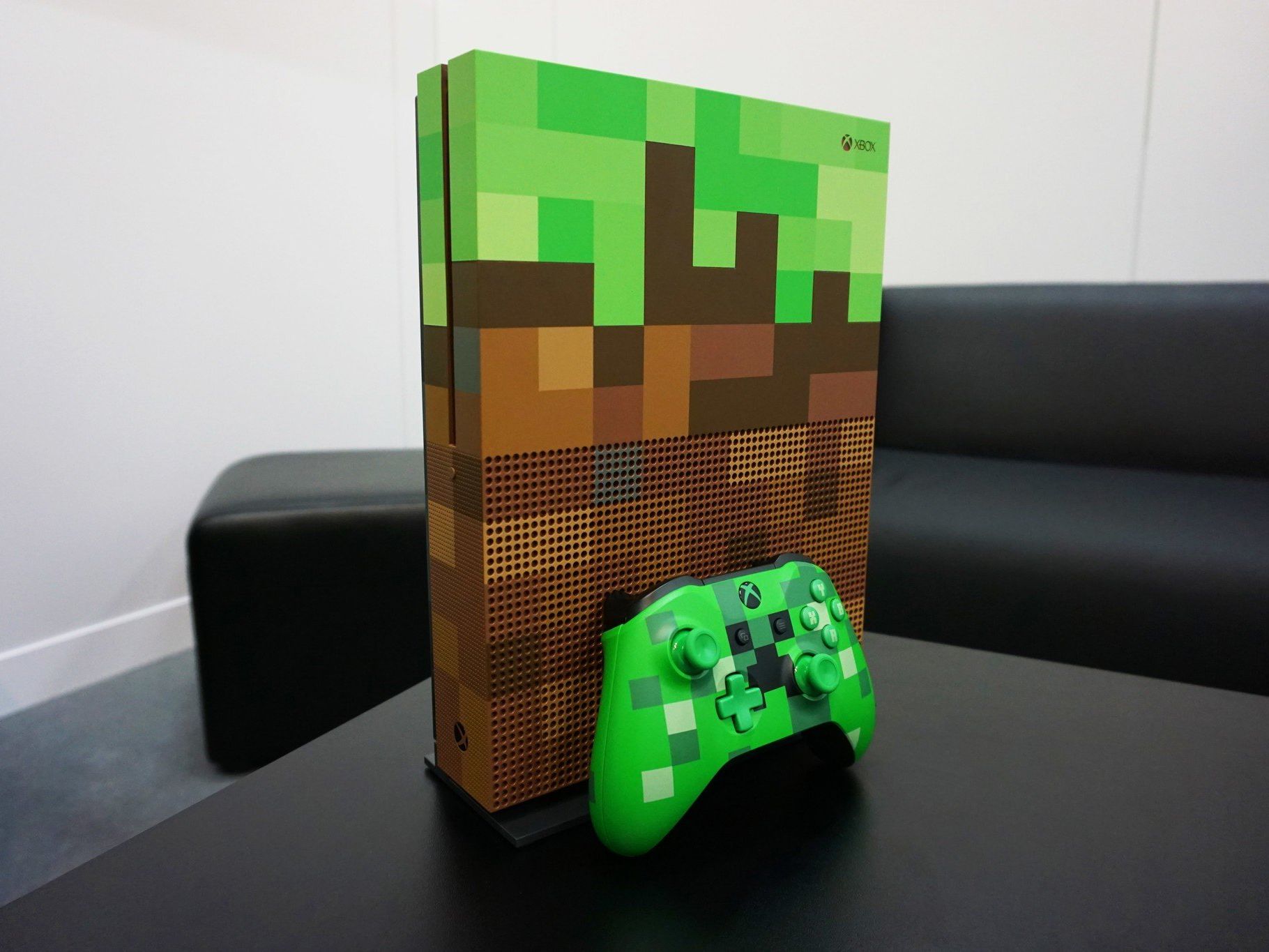Xbox One S 500GB Minecraft フェイバリットバンドル Amazon.com: Xbox One S 500GB Console - Minecraft Complete