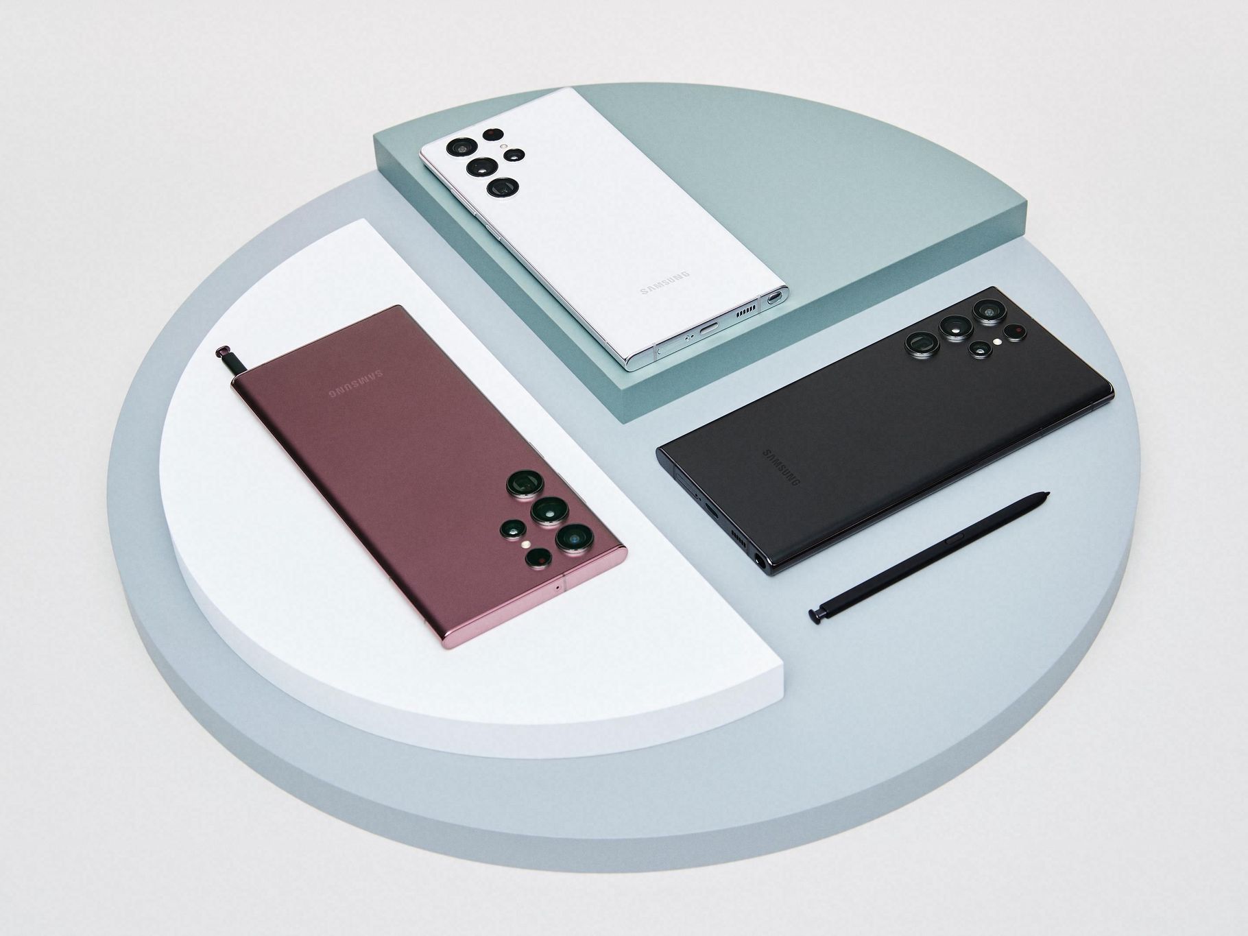 Samsung's new Galaxy S22 Ultra takes a Note from the past to bring
