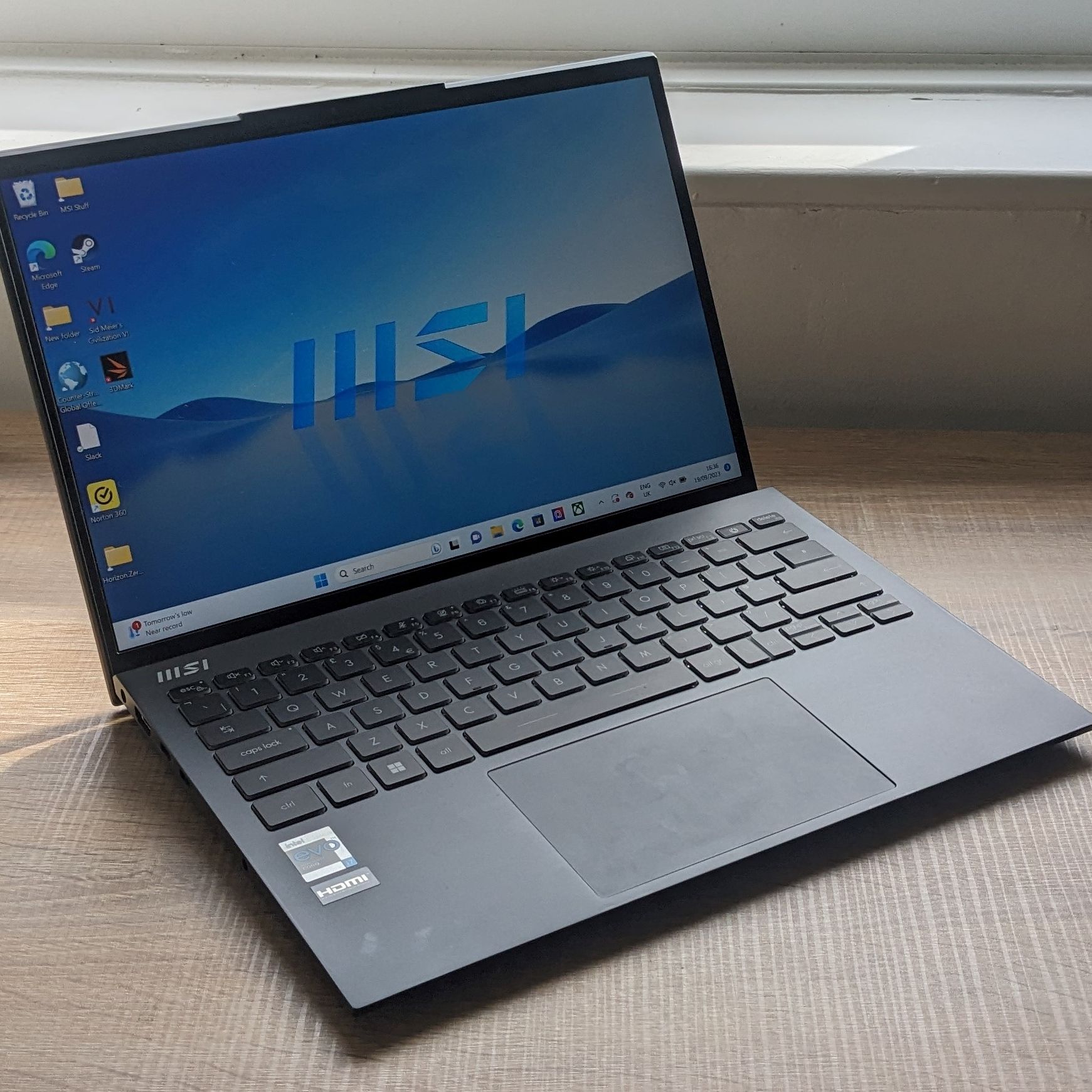 新品同様 MSI Prestige13 Evo Office2021付き Amazon.com: MSI Prestige 13 AI+ Evo (2024) 13.3” 2.8K OLED