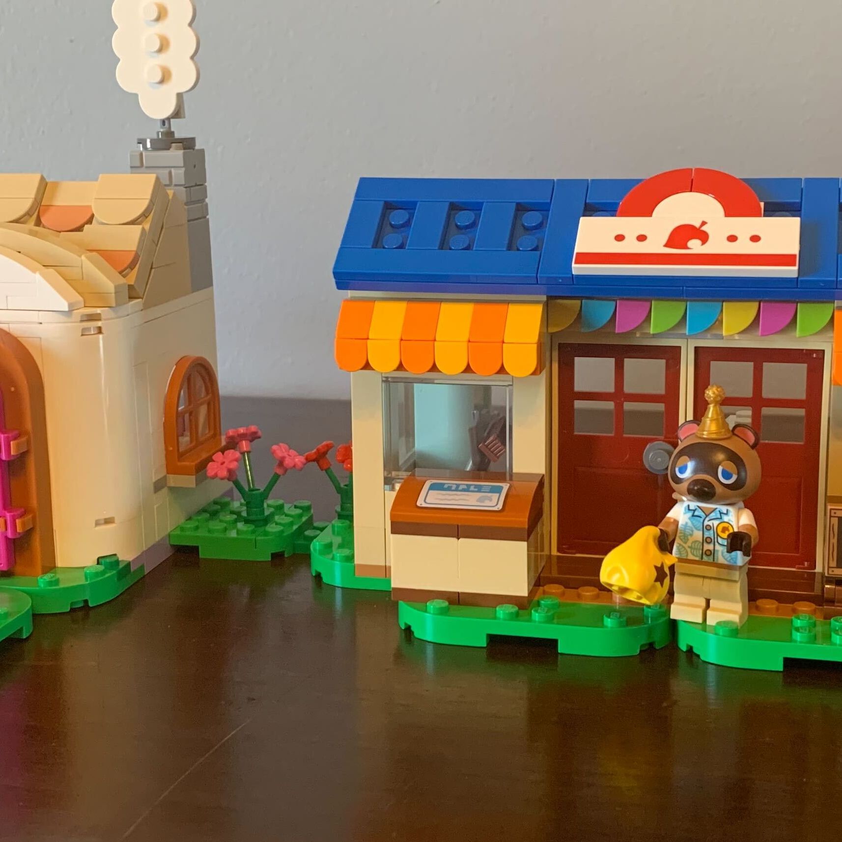 Lego Nook's Cranny & Rosie's House (77050) review: 