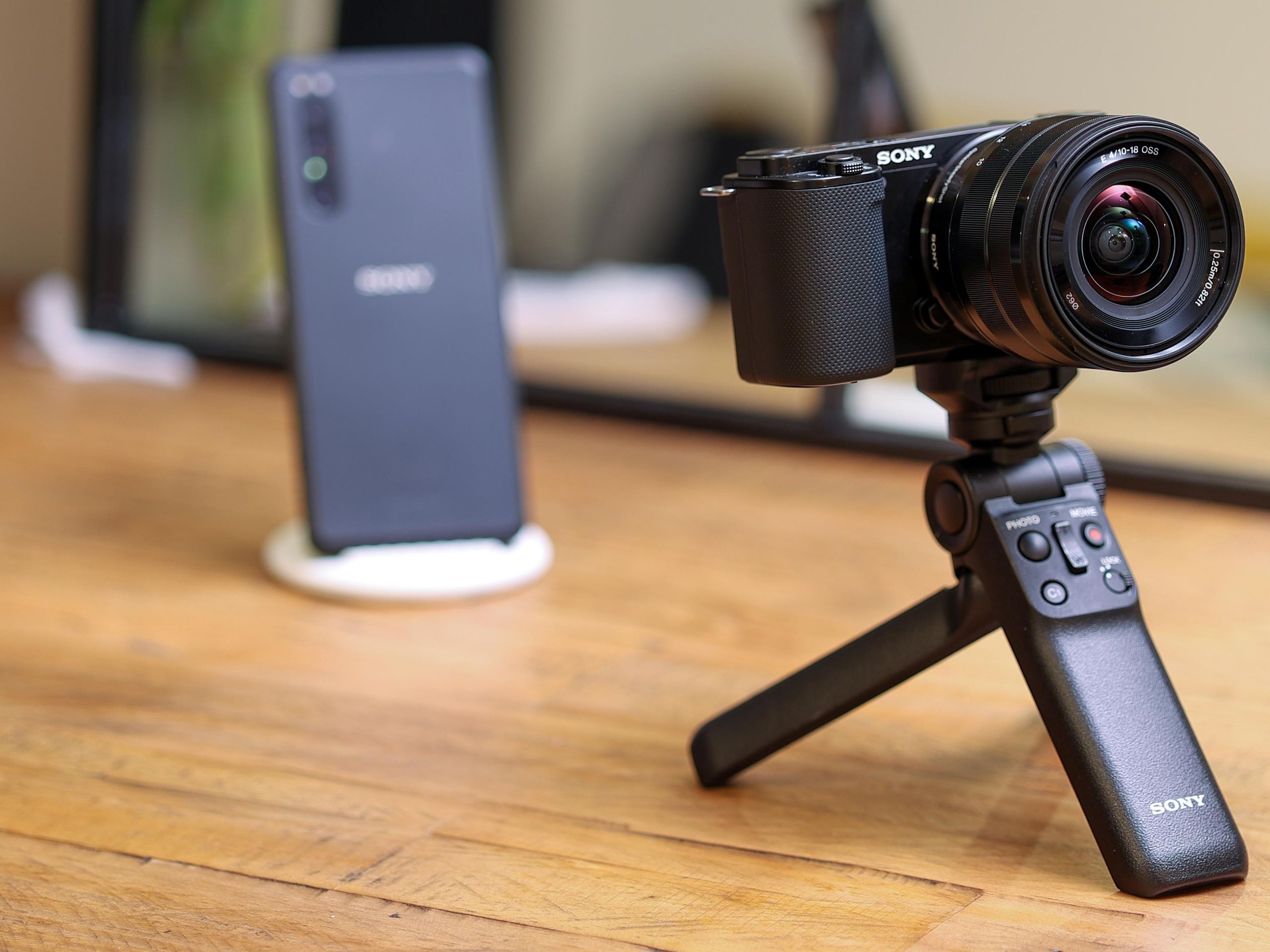 zv-E10 ￼本日のみ ZV-E10 購入 | デジタル一眼カメラ α：アルファ | ソニー