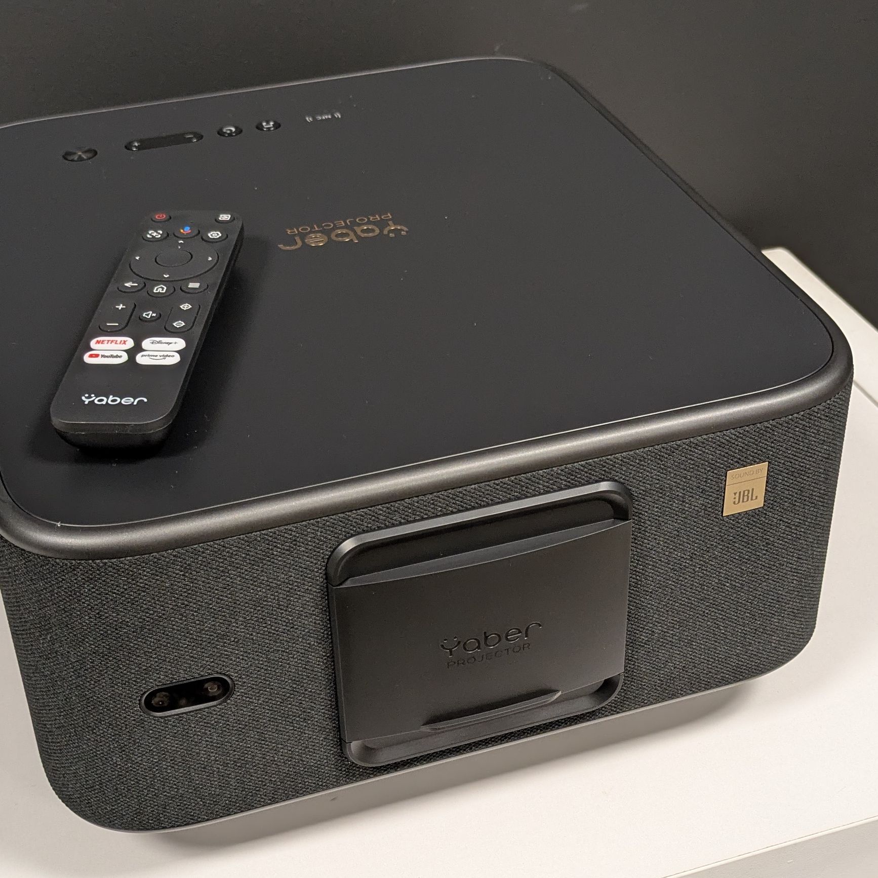 Yaber K3 projector review: an affordable smart projector that