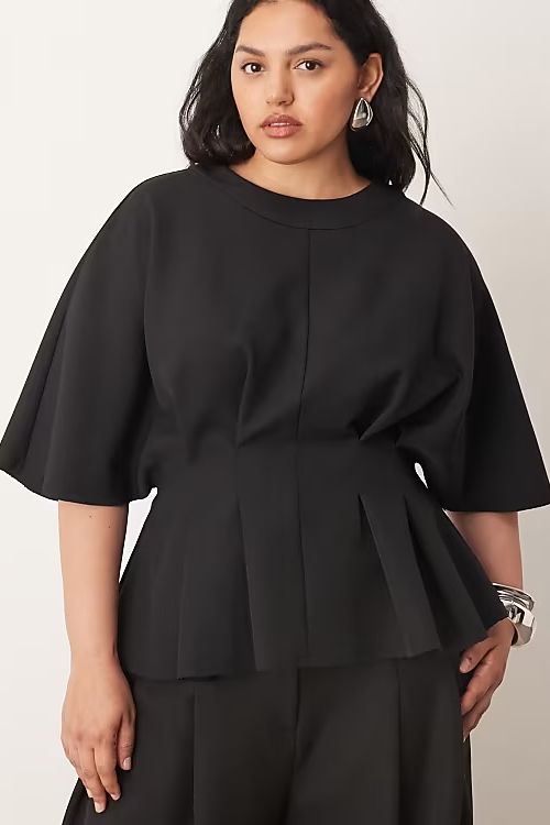 Arrange Curve Pleat Waist Short Sleeve Top