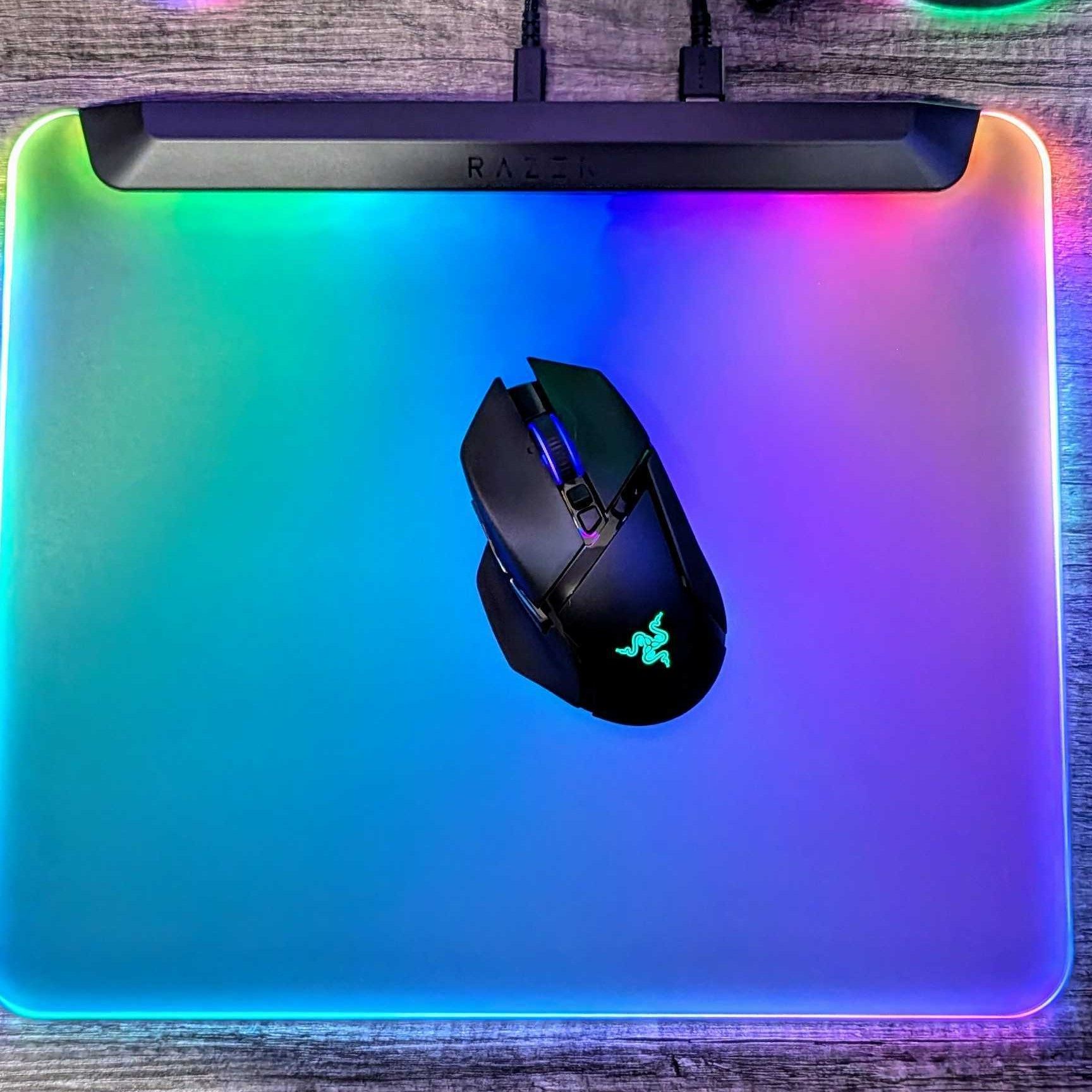 *:·Razer Firefly V2 Pro*:· Razer Firefly V2 Pro Fully Illuminated Gaming Mouse Mat RGB