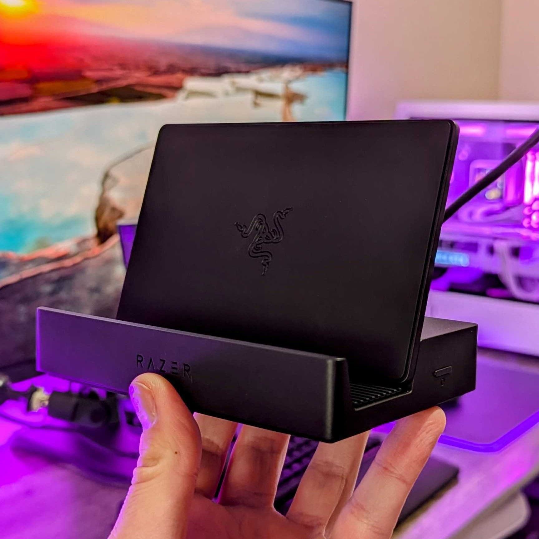 Razer Handheld Dock Chroma review: More ways to play if you pay