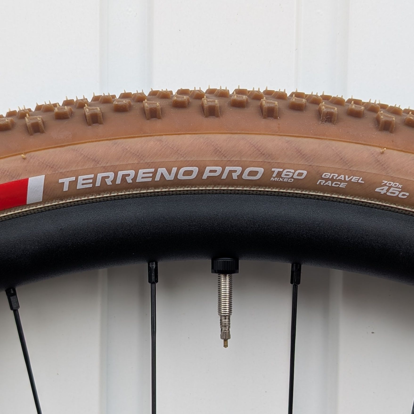 [希少] TETSUARRAY OLD MOUNTAIN 鉄アレイ Vittoria T60 PRO Mixed Gravel Race tyre review: A unique looking