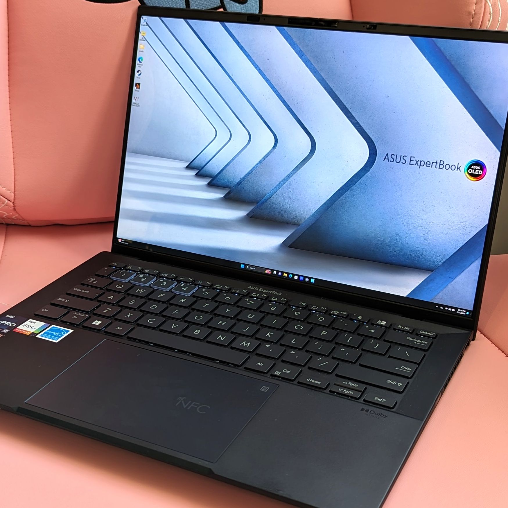 Asus ExpertBook B9 OLED review: Great on the outside, just don't
