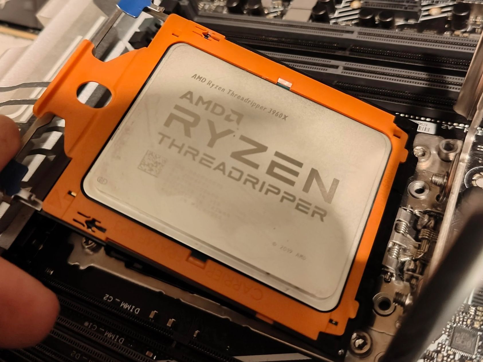 Garbage truck driver finds a working 32-core Threadripper, RTX