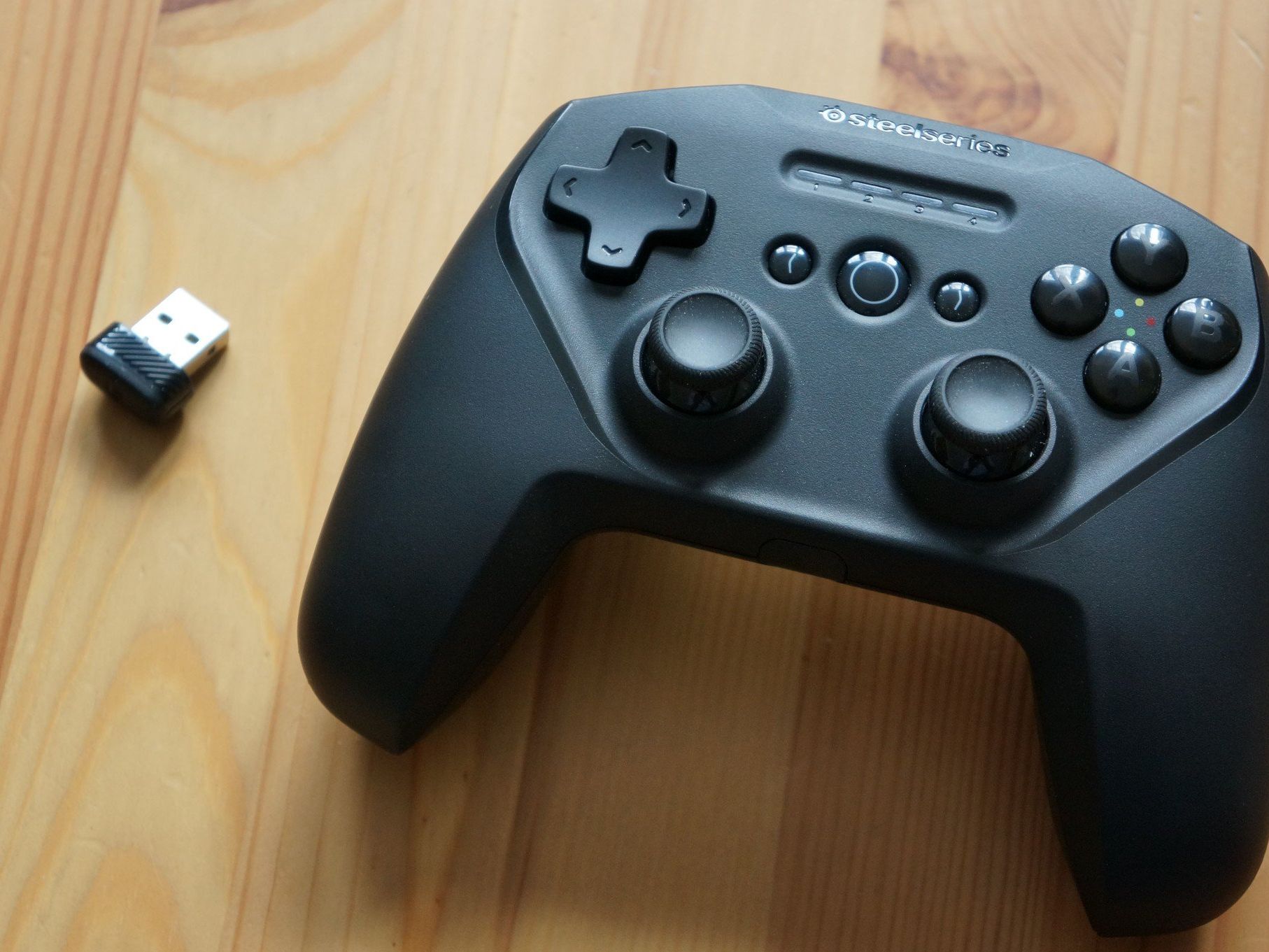 Steelseries Stratus Duo (新品) Amazon.com: SteelSeries Stratus Duo Wireless Gaming