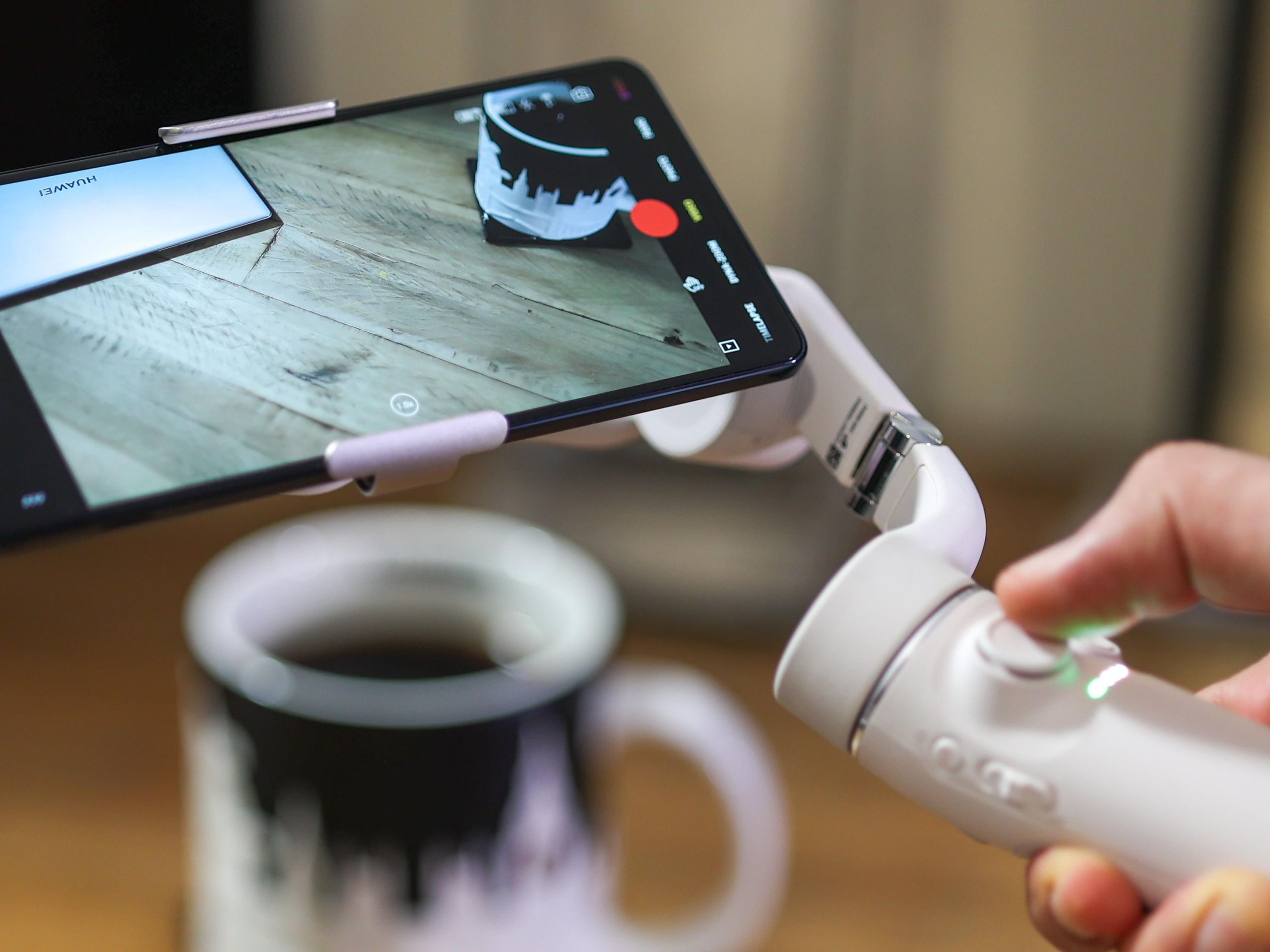 【ほぼ未使用】DJI OM5 ホワイトピンク Amazon.co.jp: 【国内正規品】 DJI OM 5 サンセット ホワイト
