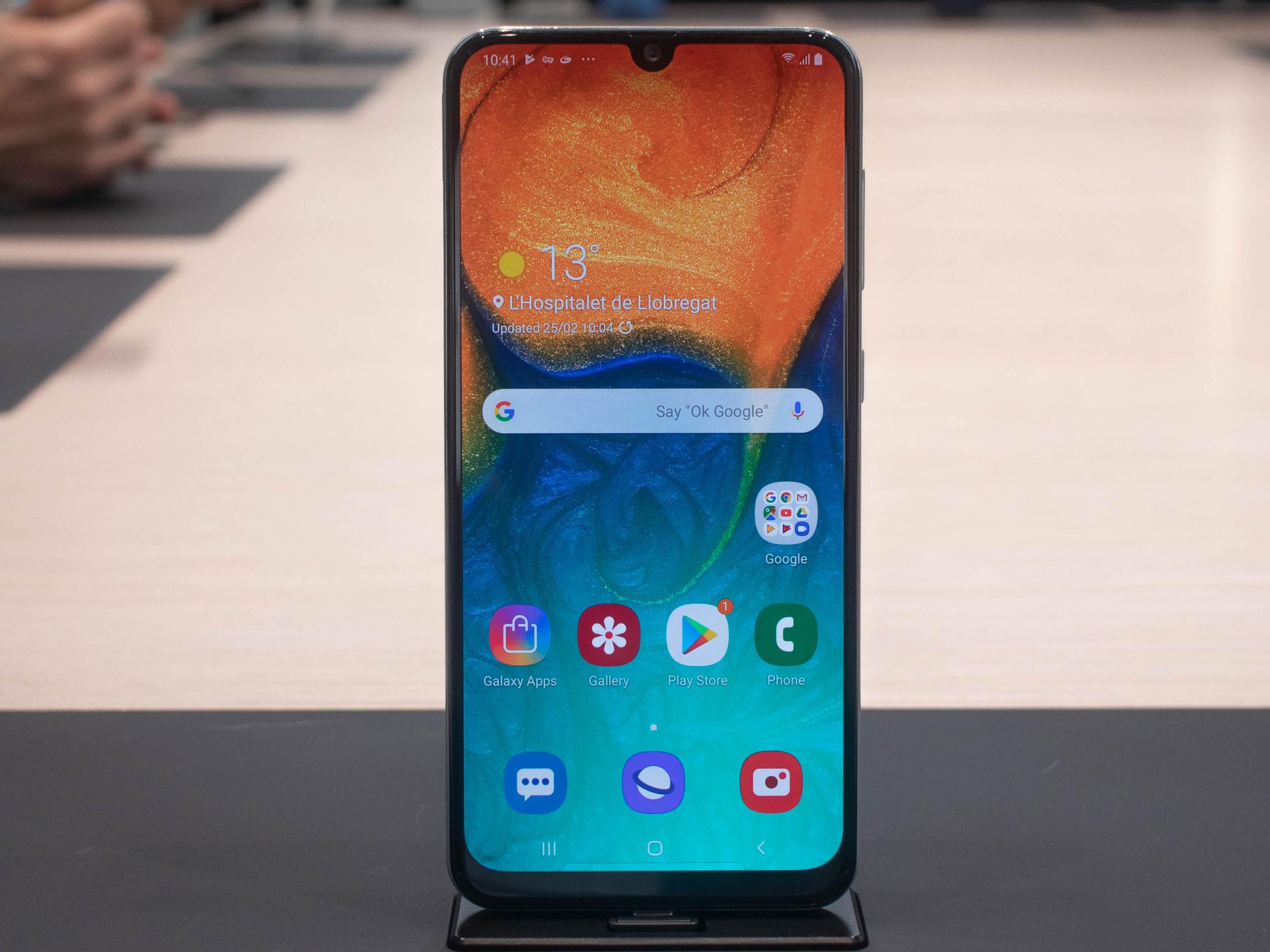 Samsung Galaxy A30 au シリーズ 3台セット Galaxy A30 中古一覧｜SIMフリー・キャリア - 価格.com