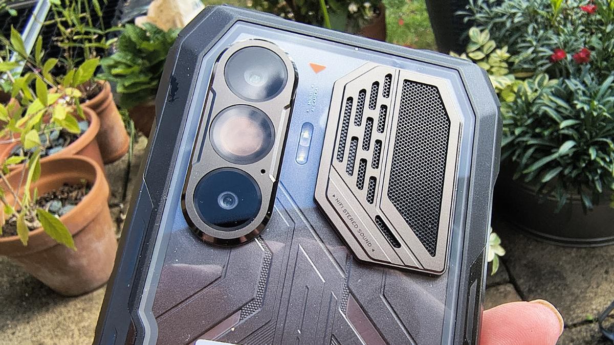 Oscal Pilot 8 rugged smartphone