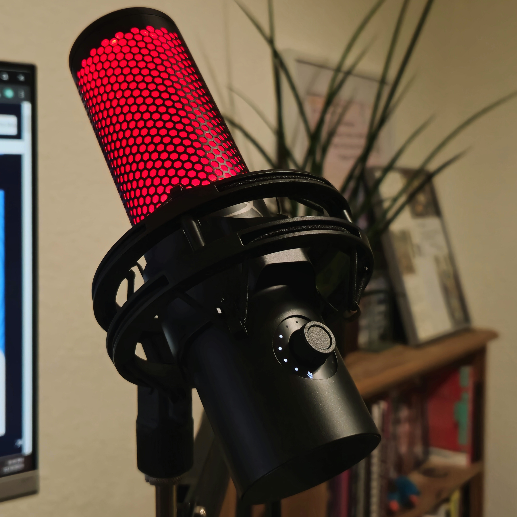 【本日限定】HyperX QuadCast Amazon.com: HyperX QuadCast 2 S – USB Microphone, with RGB