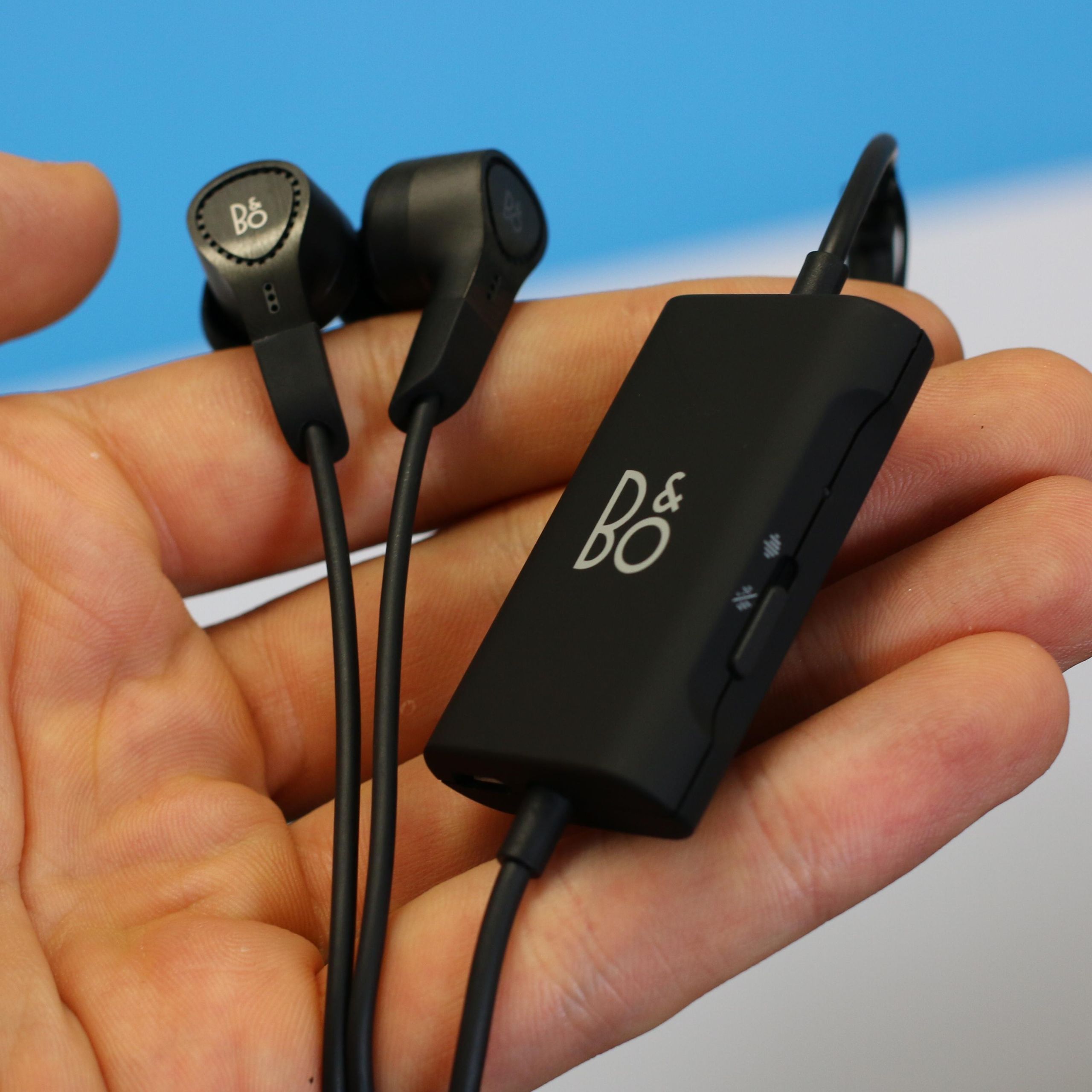 【ほぼ新品】Bang & Olufsen Beoplay E4 ※視聴のみ NTmsMmBac447Z5mVkNVy2g.jpg