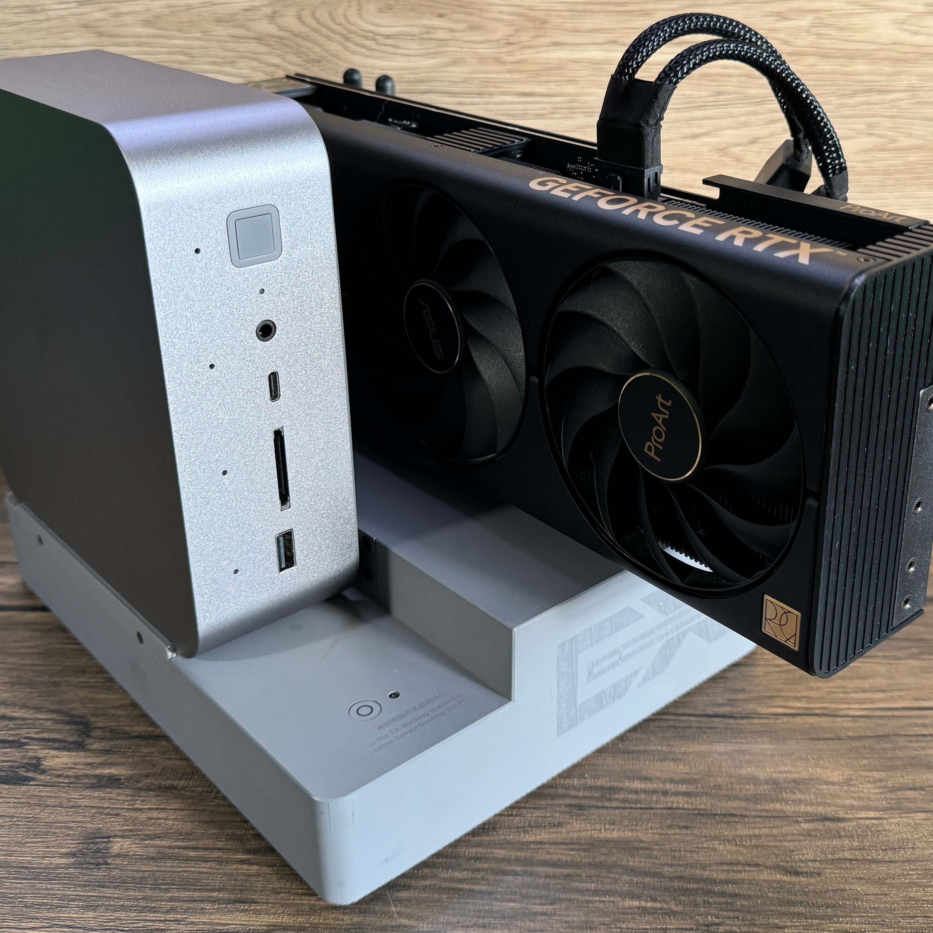 Egpu Enclosure TH3P4G3 External GPU Dock: Thunderbolt 3/4 For