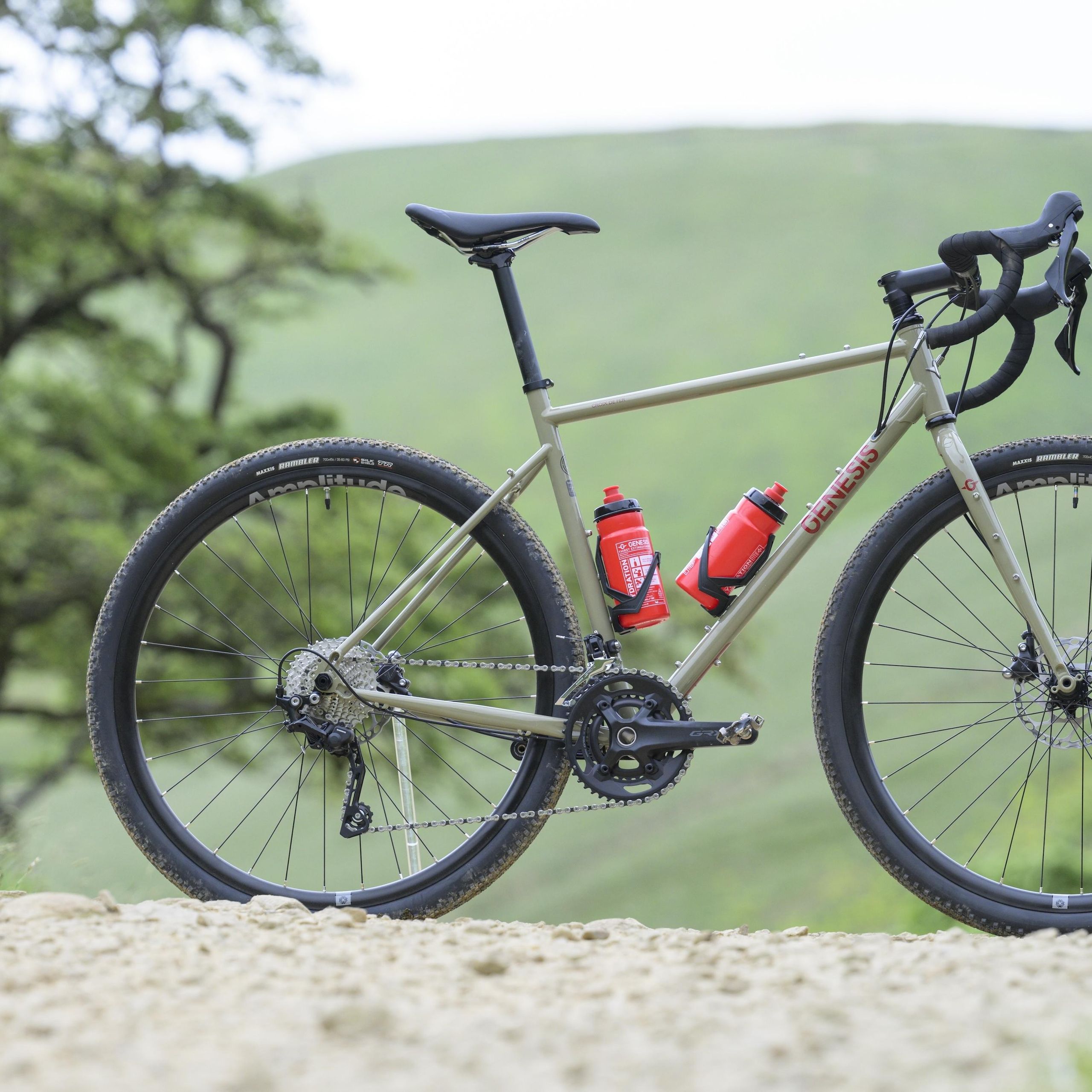 Genesis Croix de Fer first look review | Bike Perfect, image size:2560x2560