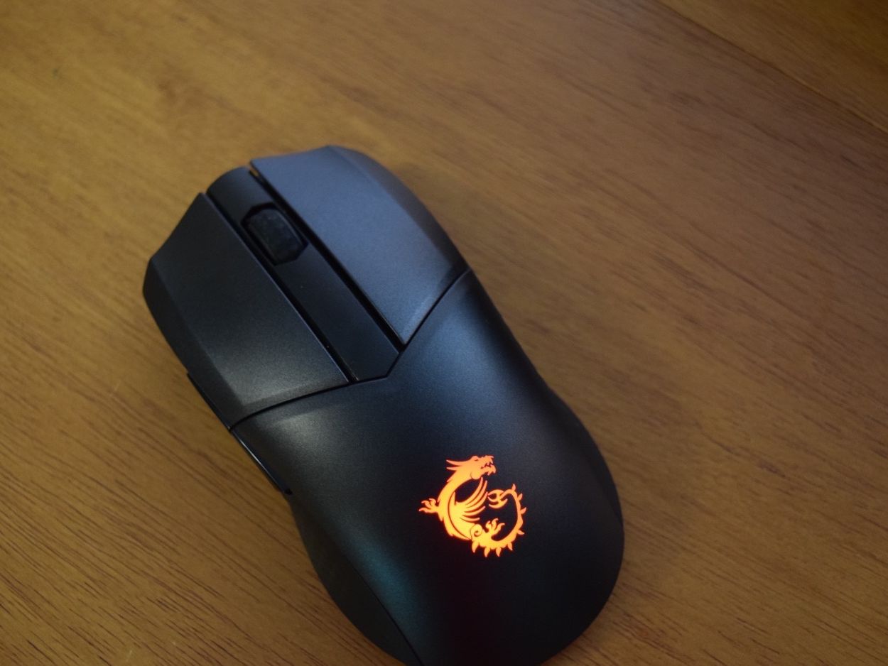 MSI Clutch GM41 Lightweight Wireless Gaming Mouse Review
