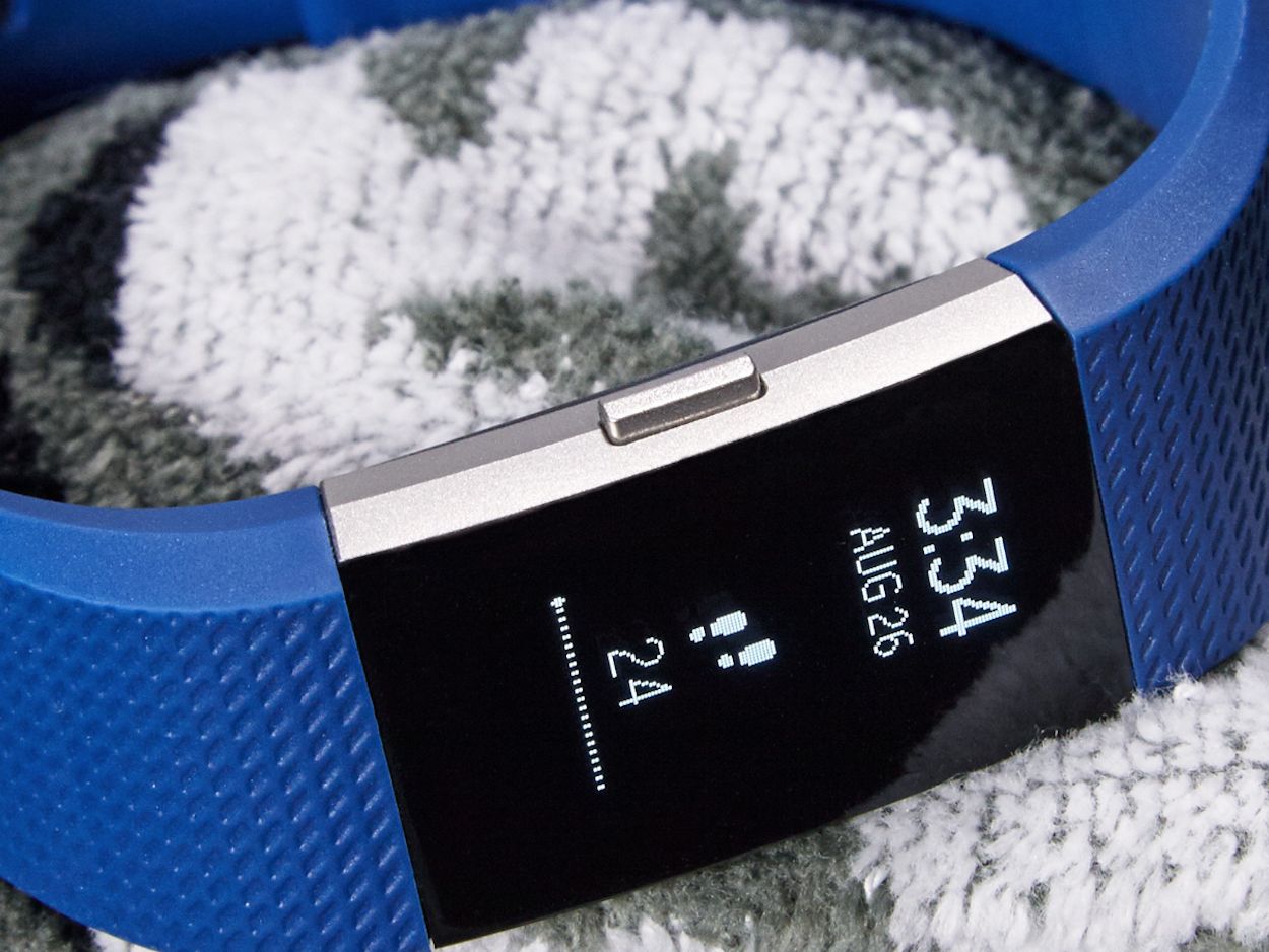 Why I Ditched the Apple Watch for the Fitbit Charge 2 | Tom's Guide