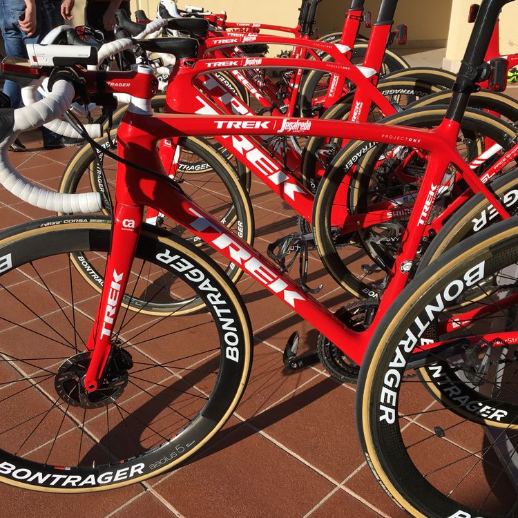 redman様 リクエスト 2点 まとめ　支給品　TREK Segafredo Trek-Segafredo to use disc brake bikes in Paris-Roubaix and Grand