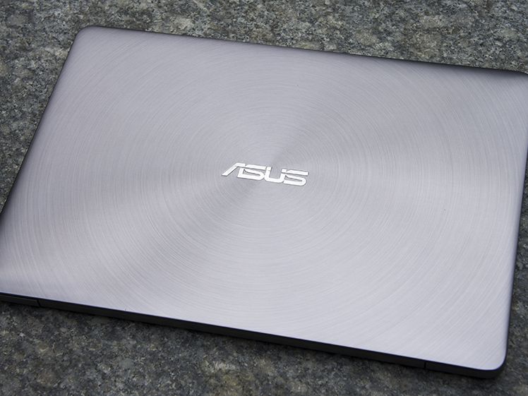 Windowsノート本体 ASUS ZenBook UX330UA 256GB Amazon.com: ASUS [2017 Version] ZenBook UX330UA-AH5Q 13.3-inch