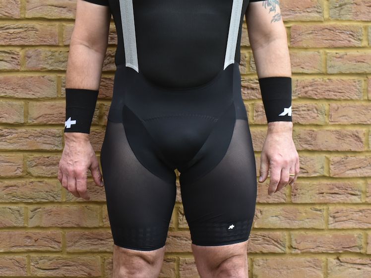 売れ筋がひ新作！ Assos Equipe RSR Cycling Bib Shorts Superléger S9 review ウェア