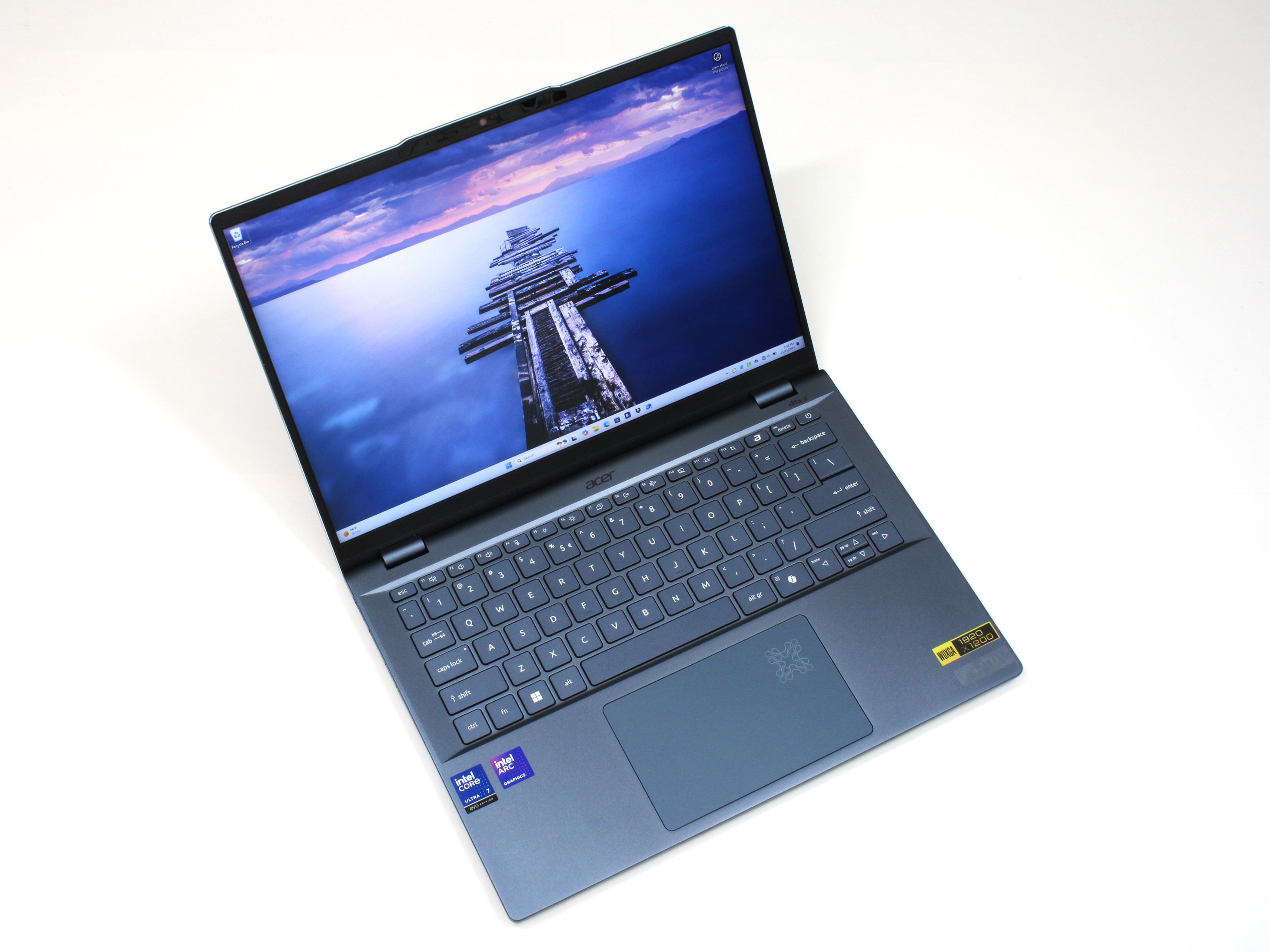 週末値下げ　大幅値下げAIパソコン　Acer Swift 14 AI 　 新品級 エイサー、Snapdragon X Elite搭載の14.5型ノート「Swift 14 AI