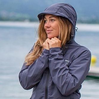 Red Original Active Jacket women's waterproof review | Advnture