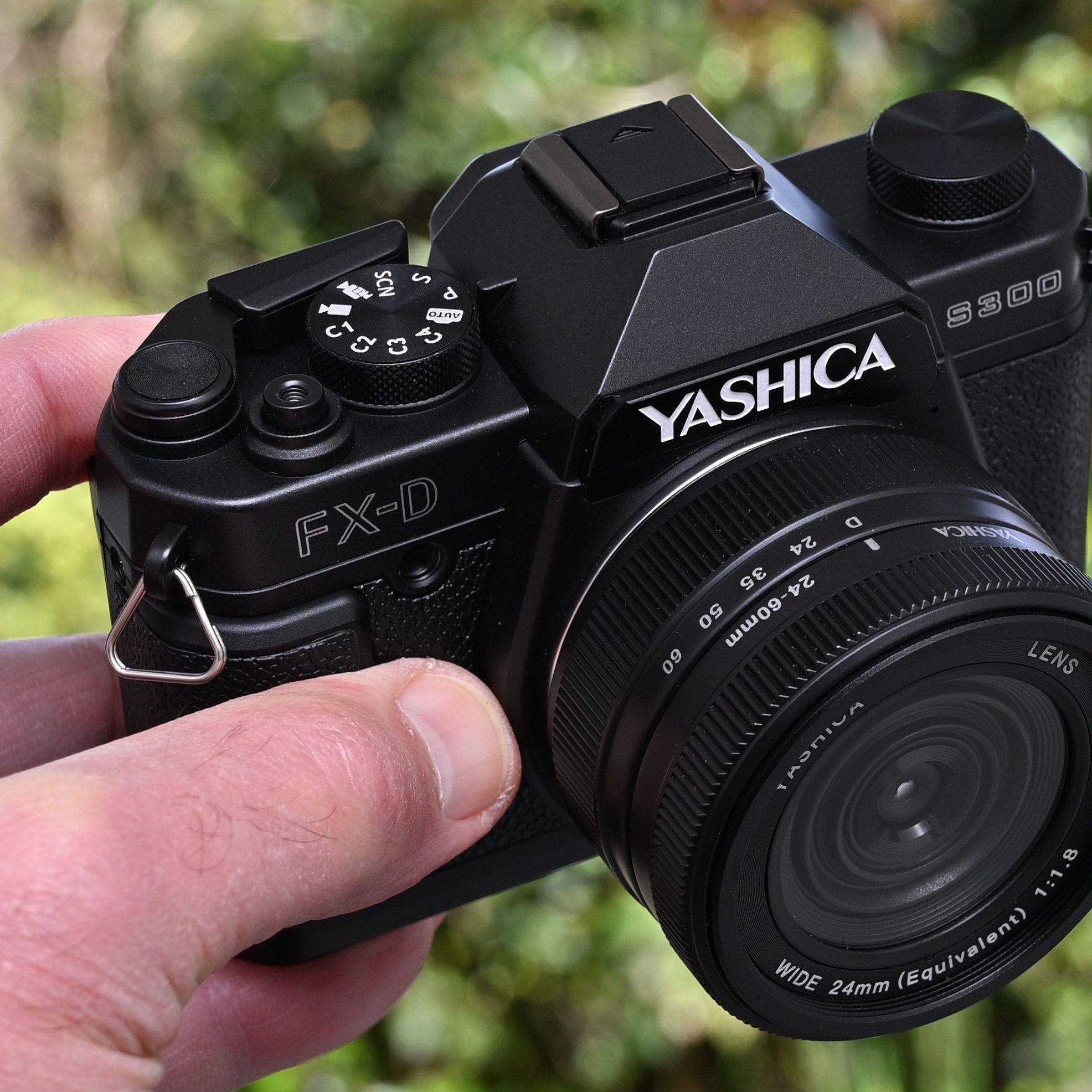 Yashica FX-D S300 review: this retro-styled compact camera aims to