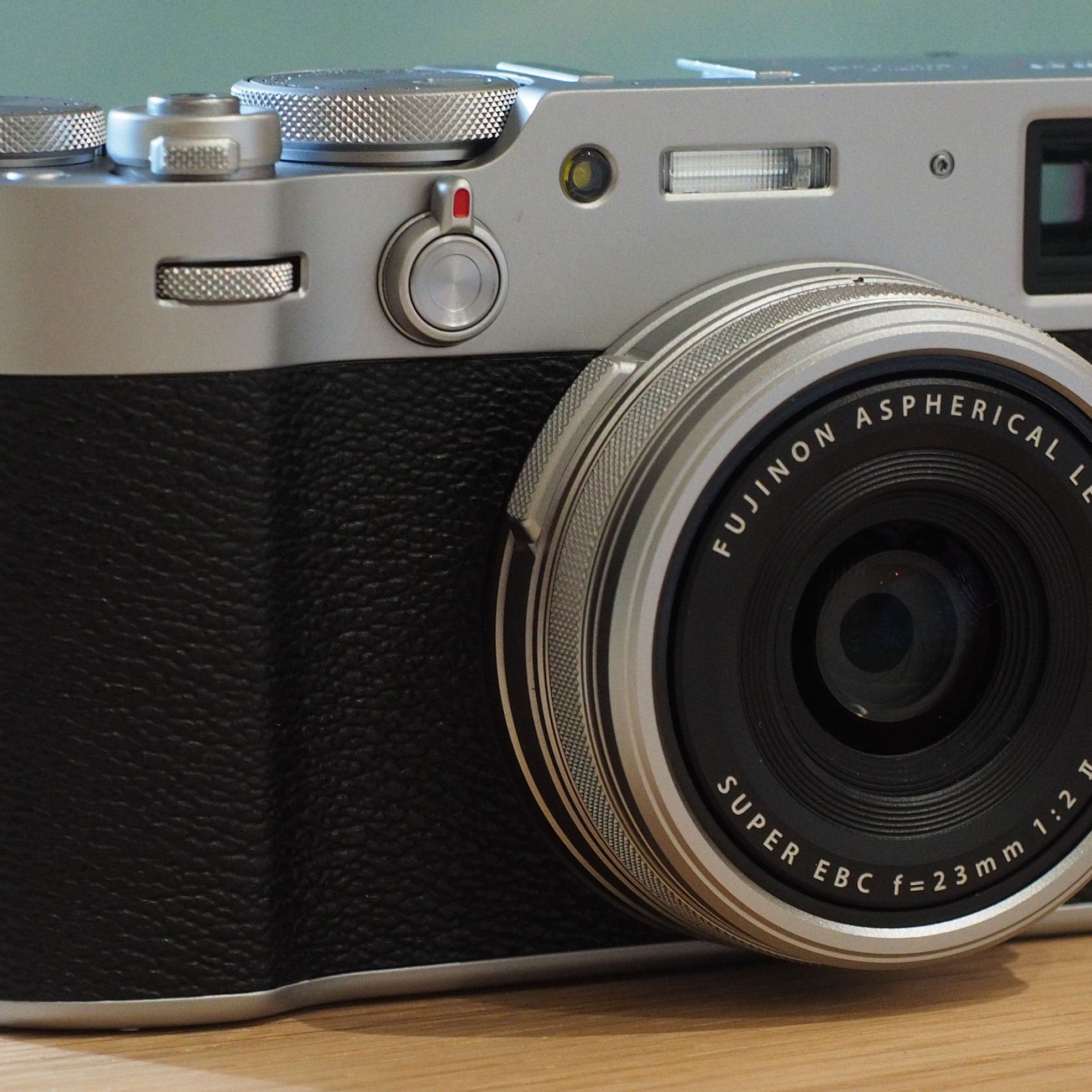 【美品】Fujifilm X100V ショット数1600 Fujifilm X100V Digital Camera (Black & Silver)