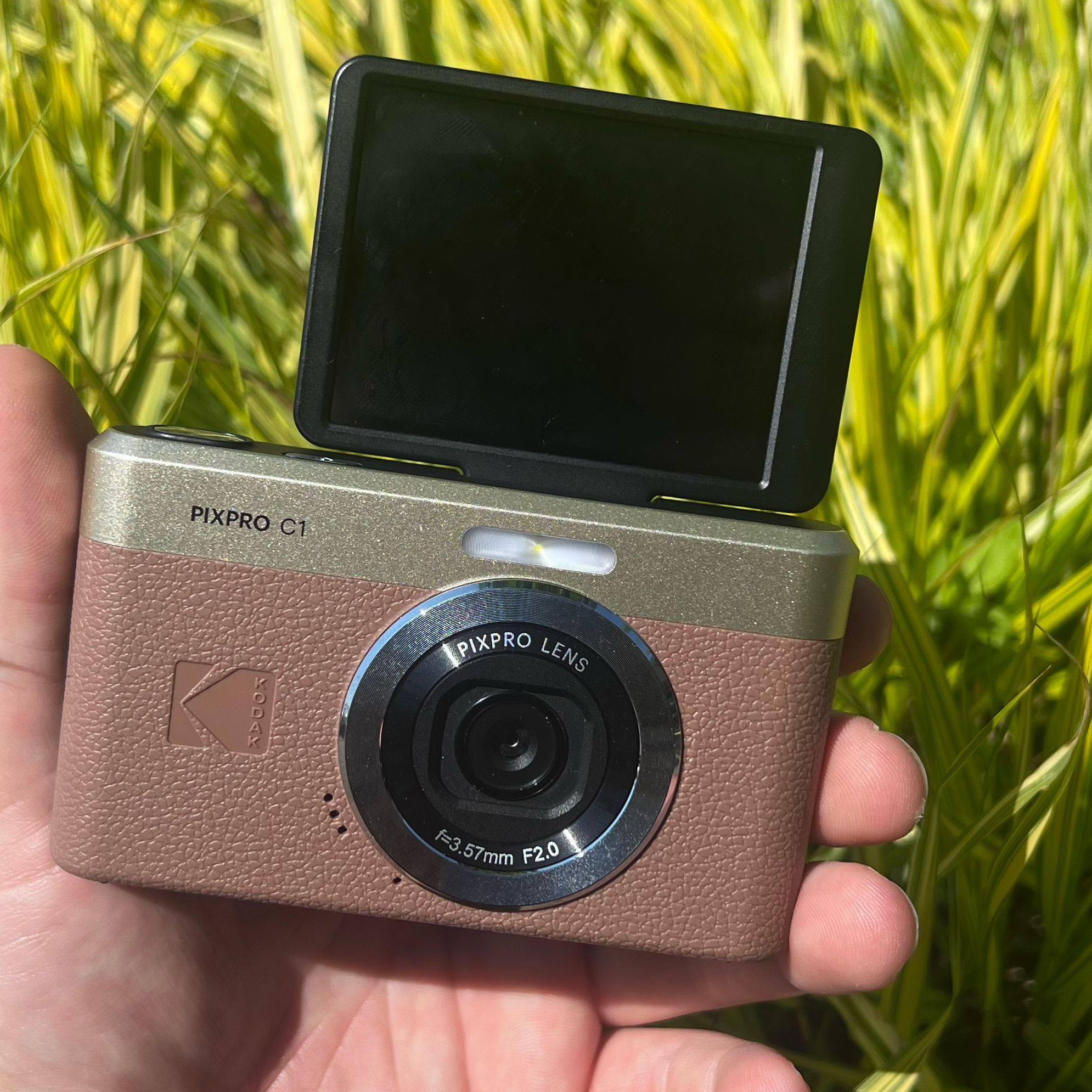 Kodak Pixpro C1 review: retro compact or just a cheap point