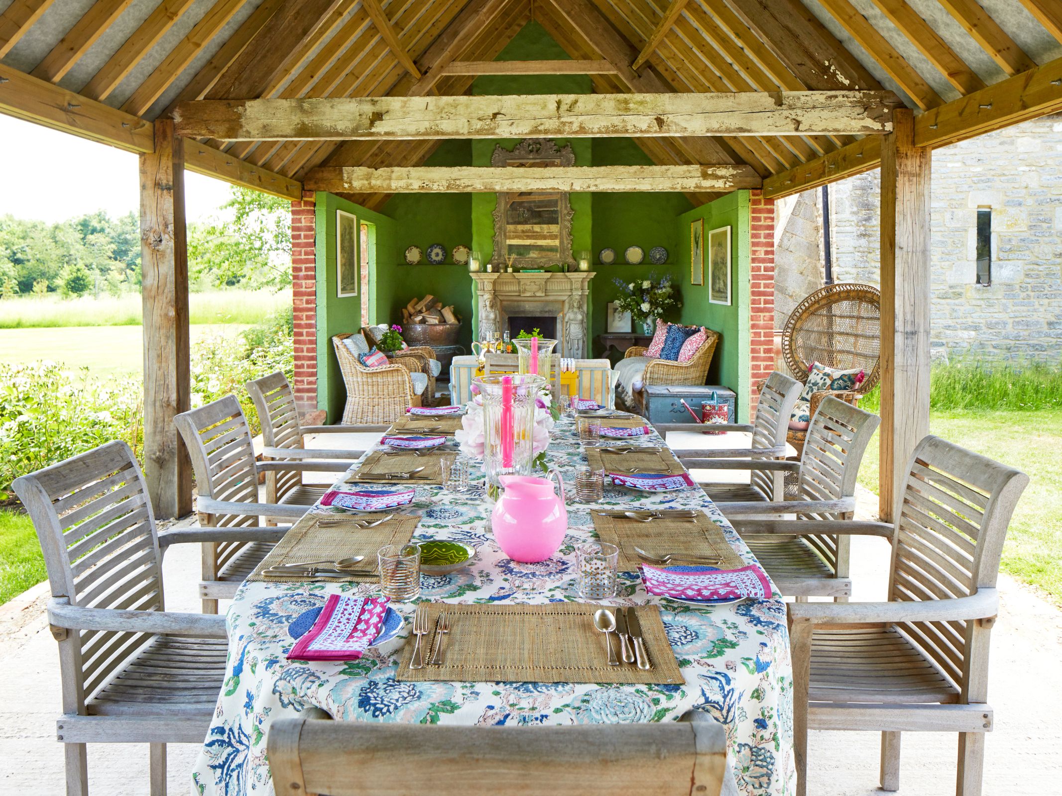 Outdoor Dining Room MØN Exteriors | Contemporary Outdoor Furniture