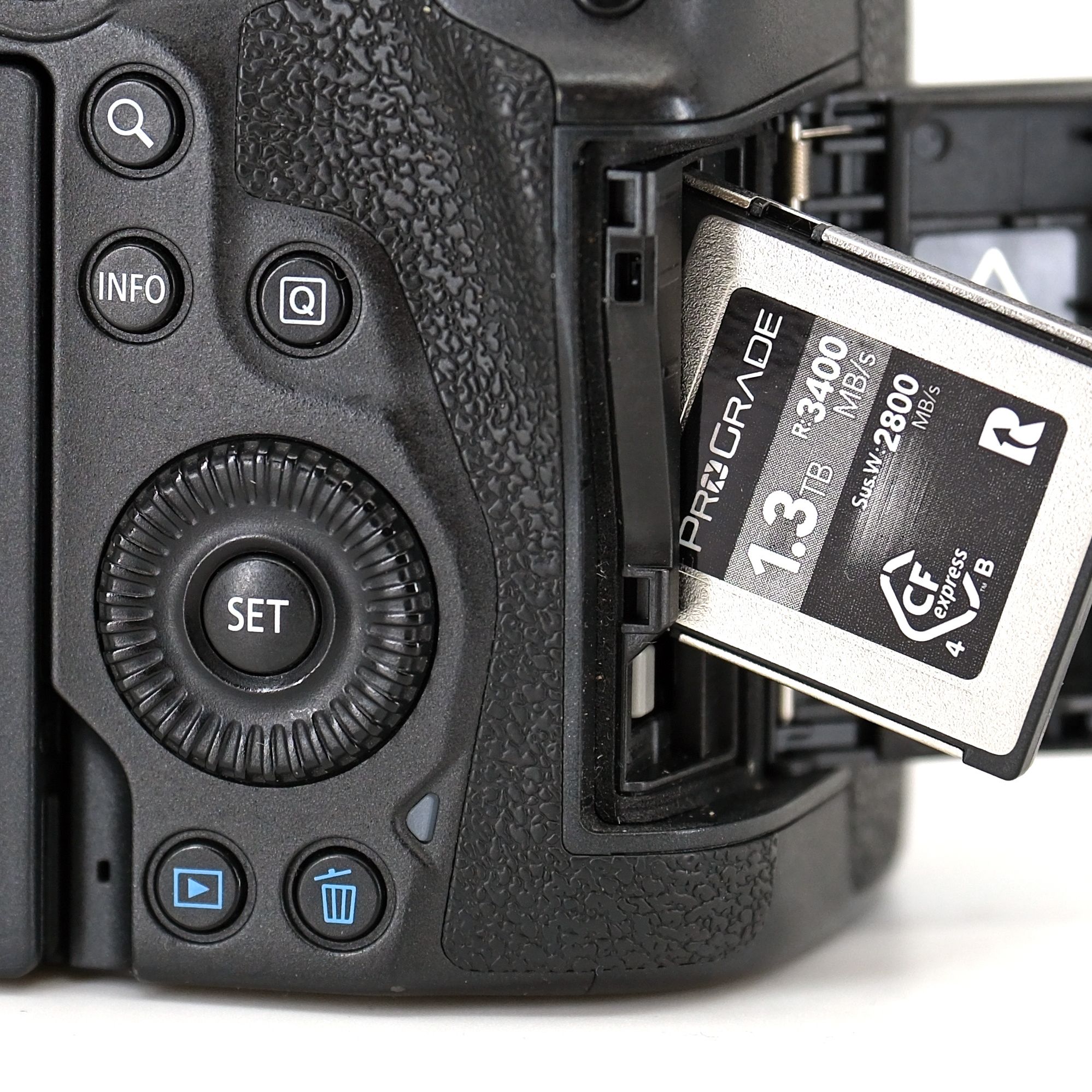 ProGrade Digital CFexpress Type B 4.0 (Cobalt) memory card