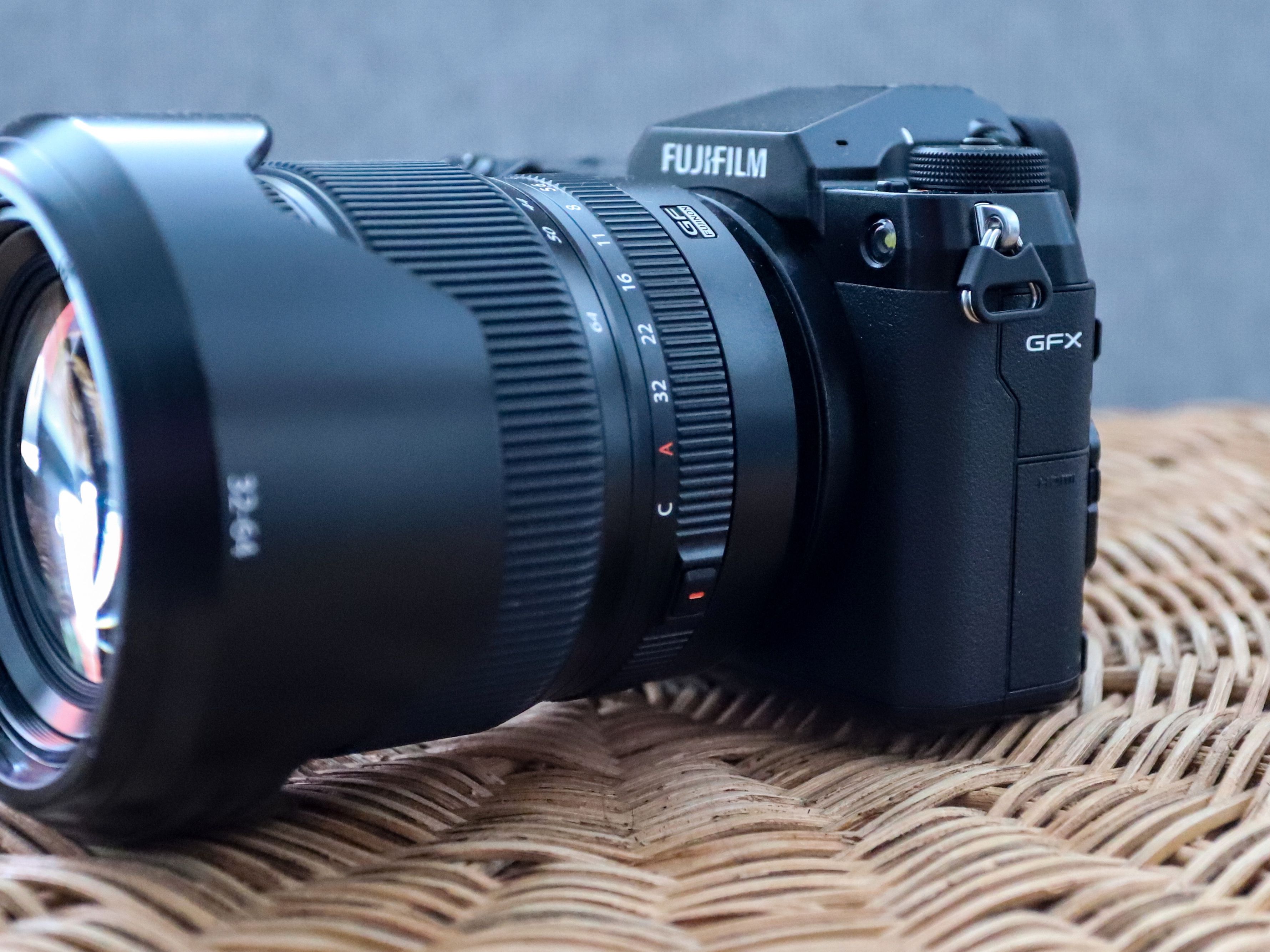 最新Fujifilm GFX100RF 青色ハンドル Fujifilm GFX100RF review: Compact camera, medium format