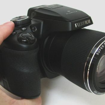 Fujifilm FinePix S9200 review | T3