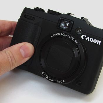 Canon PowerShot G16 本体 Canon PowerShot G16 Camera - Black (12.1MP, 28mm Lens, 5x Zoom