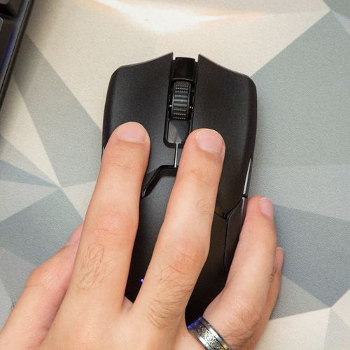 Razer Basilisk Ultimate Mouse da gioco wireless, 11 pulsanti Razer Basilisk Ultimate Mouse da gioco wireless, 11 pulsanti