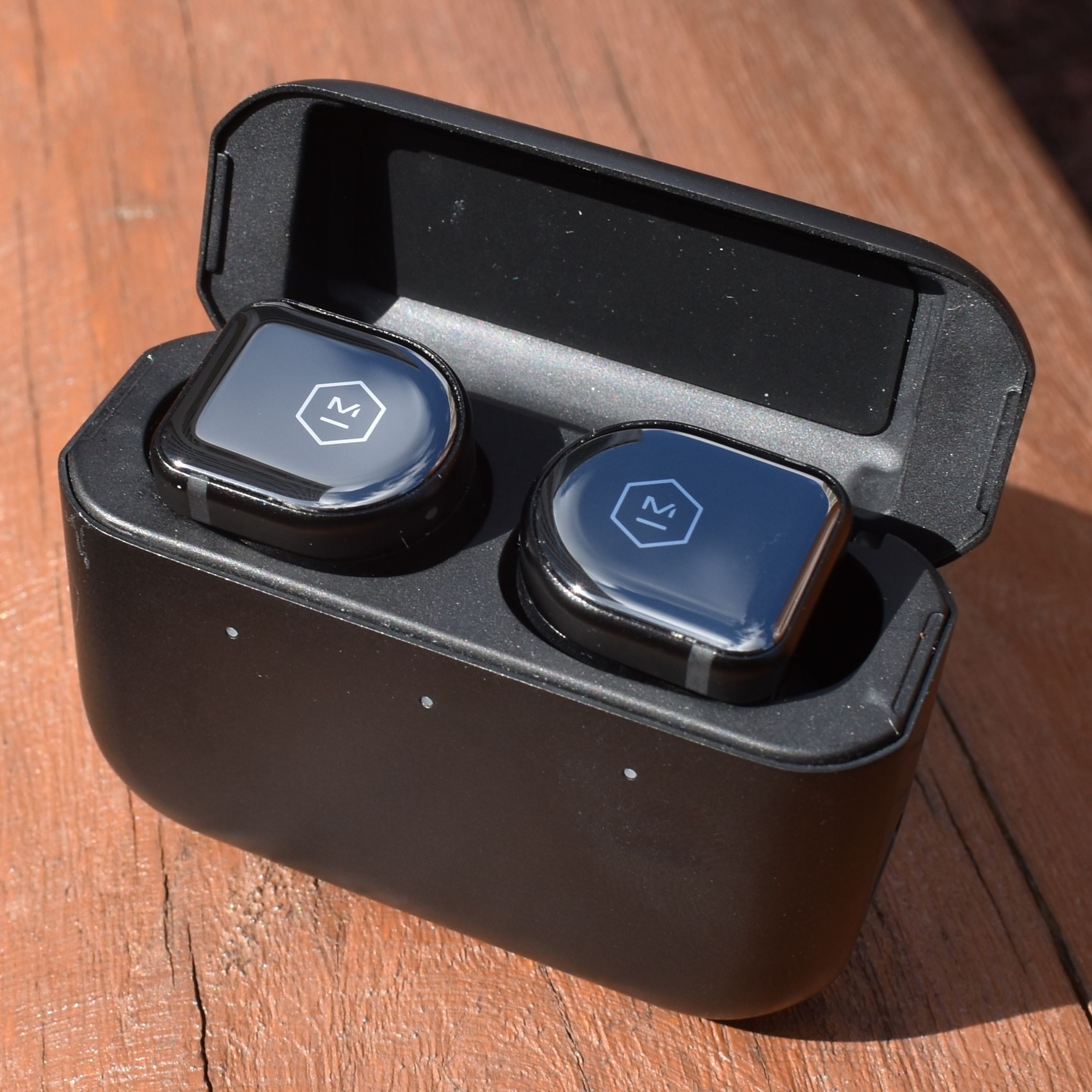 Master & Dynamic MW08 review: An expensive but excellent AirPods