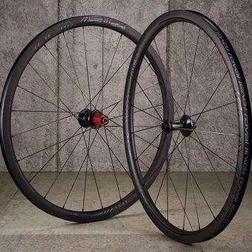 Specialized Roval CLX32 Disc review | Cyclingnews