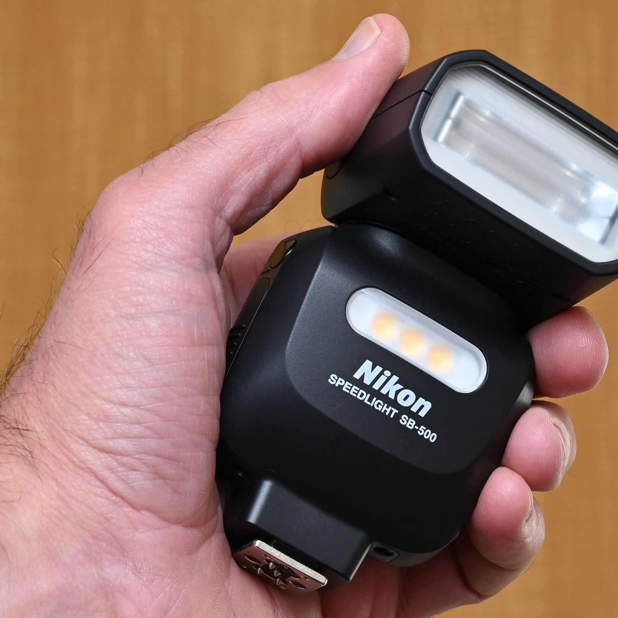 Nikon スピードライト SB-500 ニコン、「スピードライトSB-500」を生産終了へ - デジカメ Watch