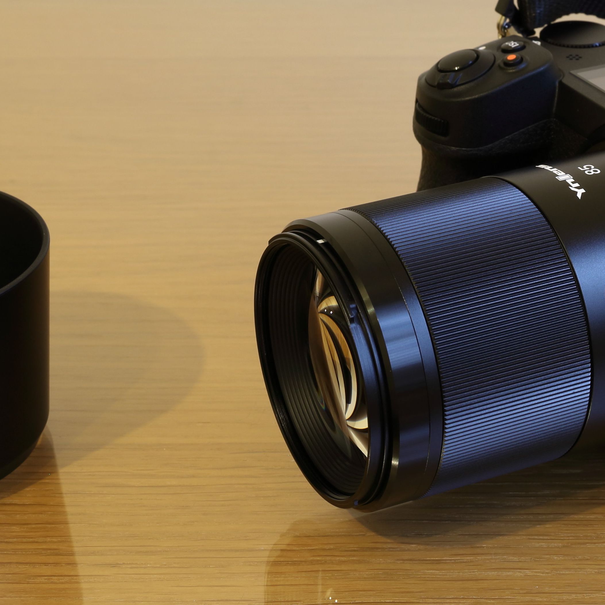 値下げ　YONGNUO 85mm F1.8 Yongnuo 85mm f/1.8 lens review with samples (Full-frame