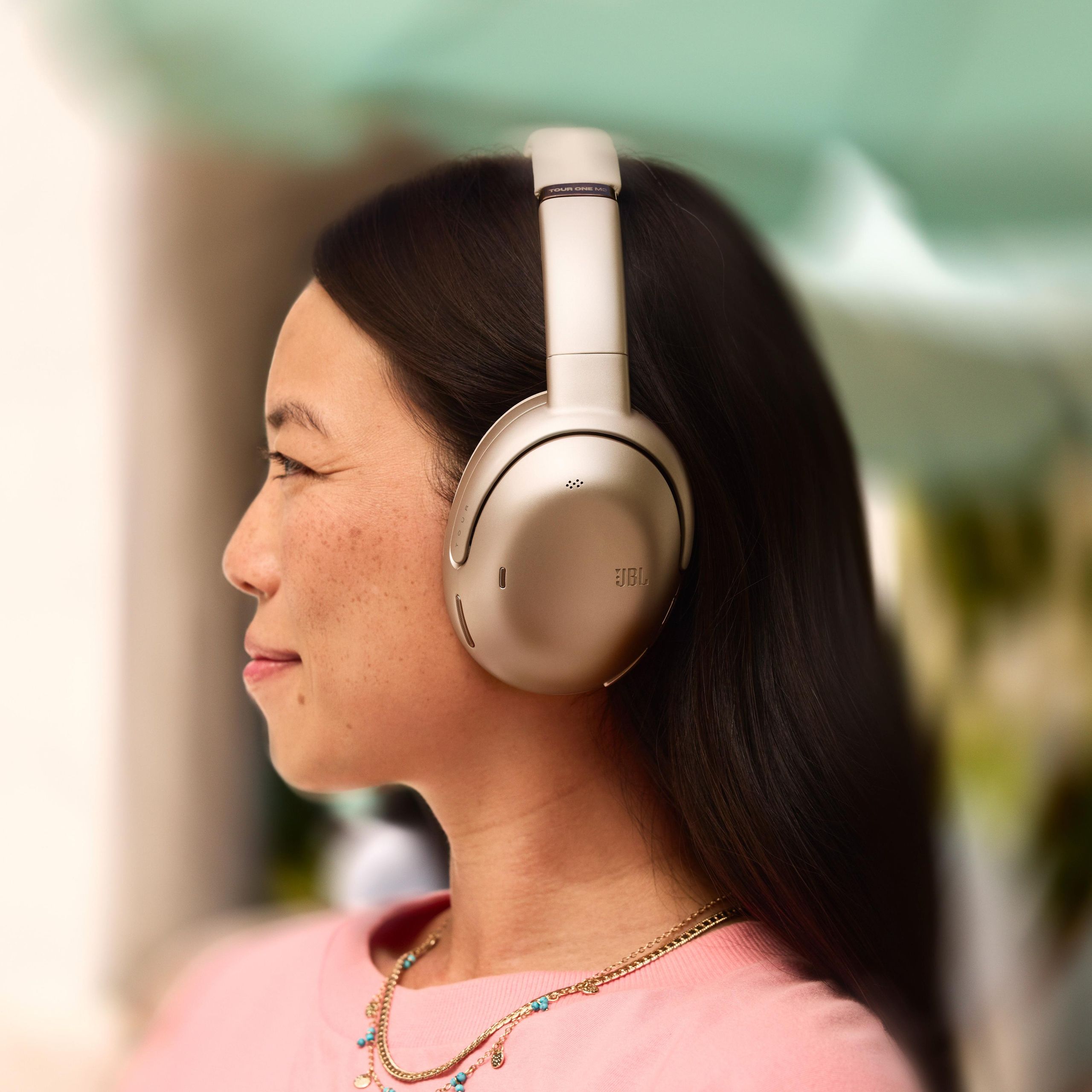 JBL Tour One M3（モカ） JBL Introduces Tour ONE M3, the Most Feature-Rich, High