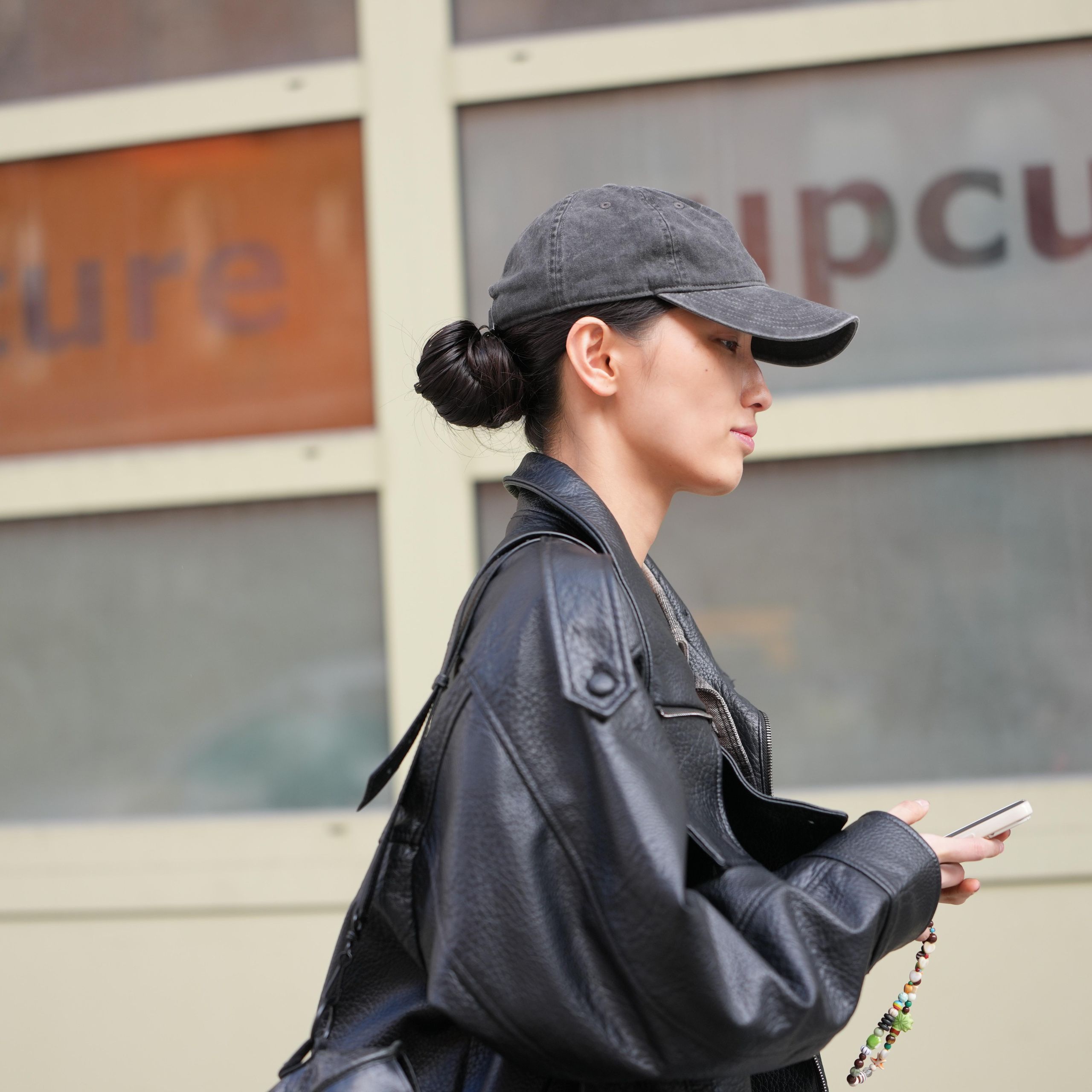 ?  ? fashion baseball cap ? Vogue main image 3