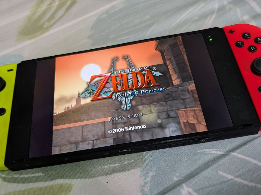 This Raspberry Pi handheld emulator looks like a Nintendo