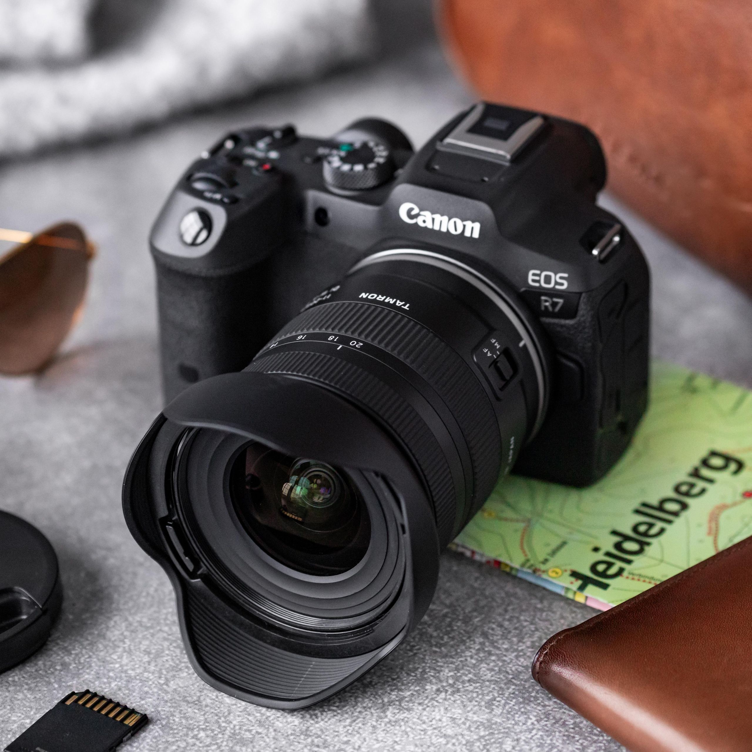 CANON EOS 5D TAMRON レンズ 一式 Tamron's first autofocus lens for Canon RF mount is finally here