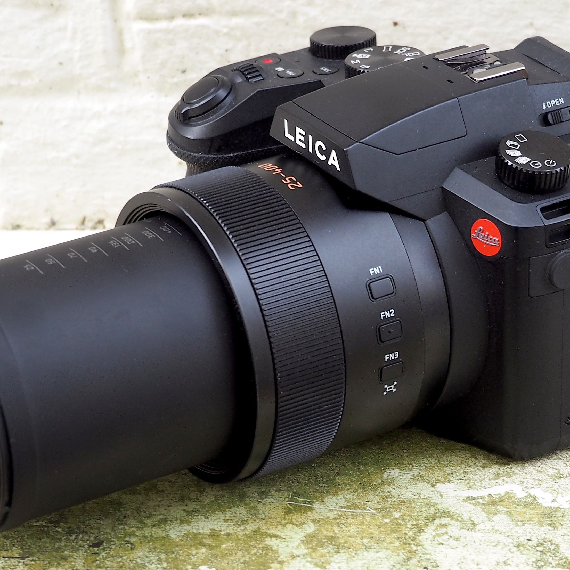 新製品「ライカV-LUX5」発表 / ライカオンラインストア