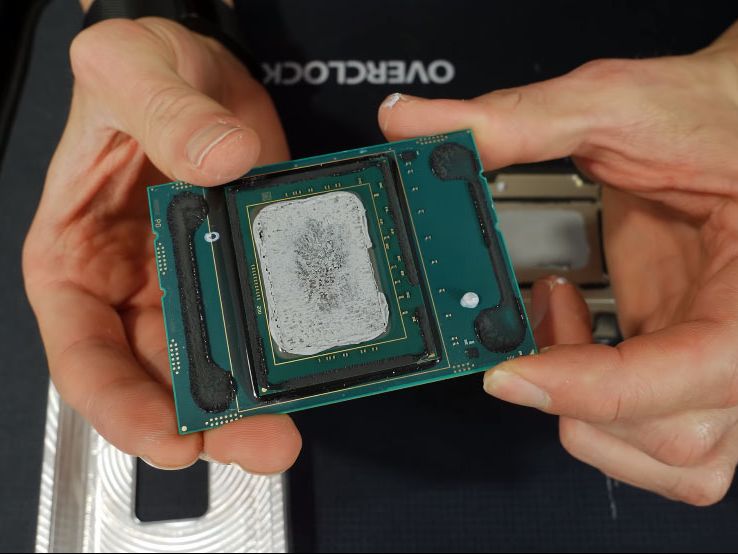 17日10時迄 【Prima888】 Db 5 Ep15 Co115 匿 Watch Der8auer rip the heatspreader off Intel's $2,999 Xeon