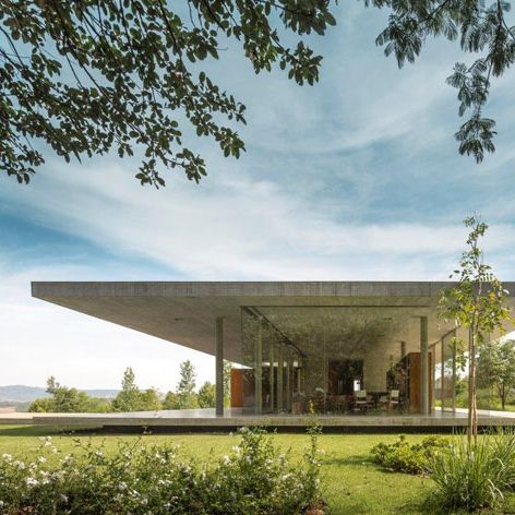 Paolo Casa – Origini step inside 'casa azul' in são paulo by studio MK27